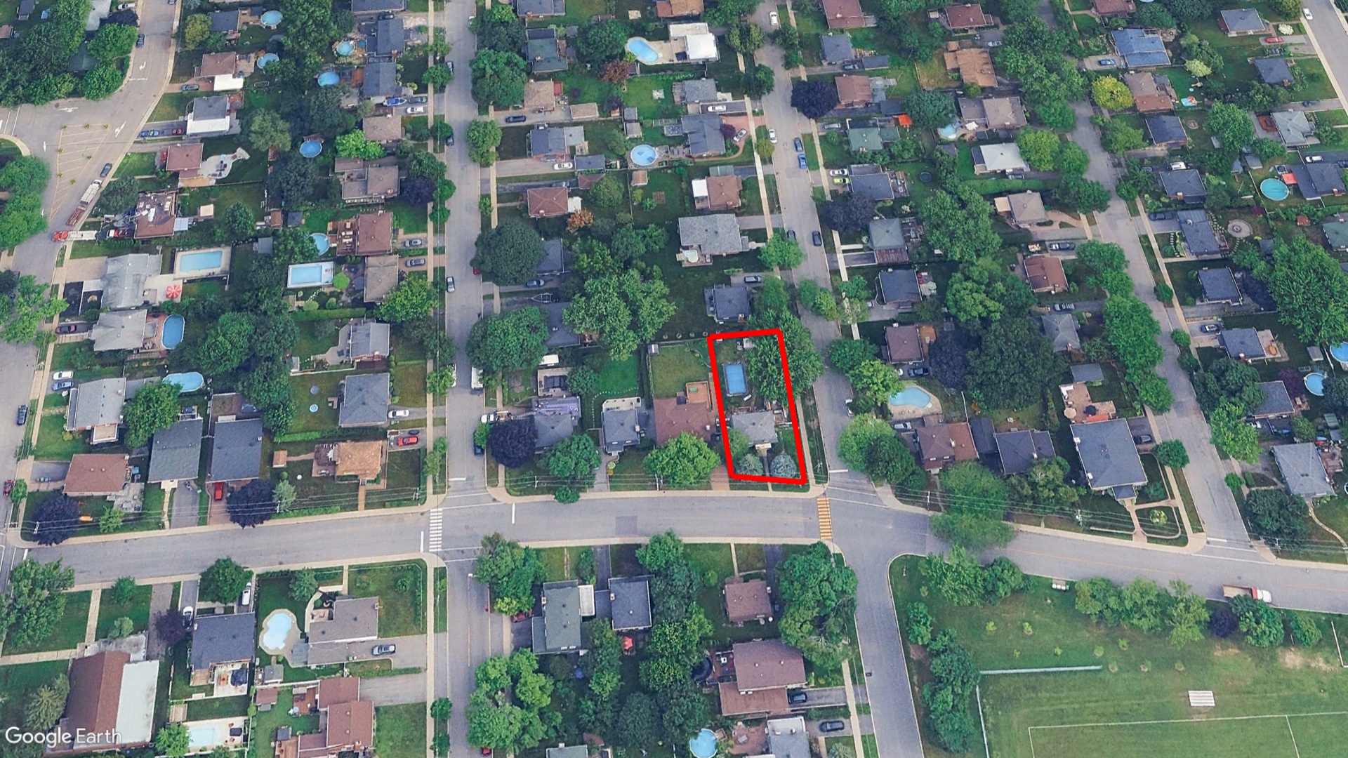 Tax Sale Montreal, Quebec - 050526-20