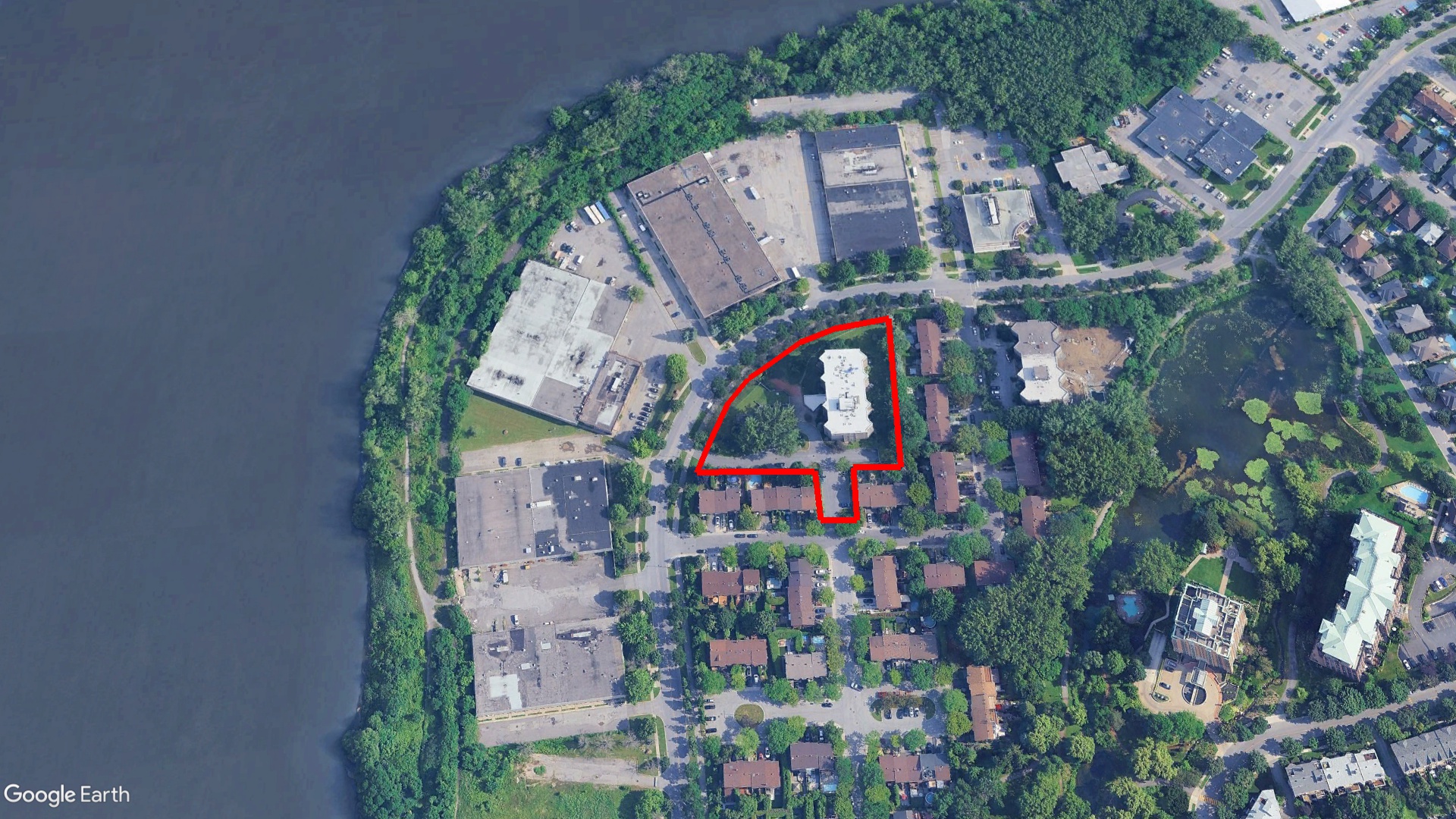 Tax Sale Montreal, Quebec - 011205-39