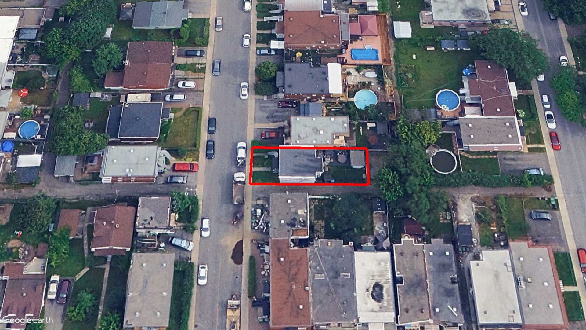 Tax Sale Montreal, Quebec - 050603-28