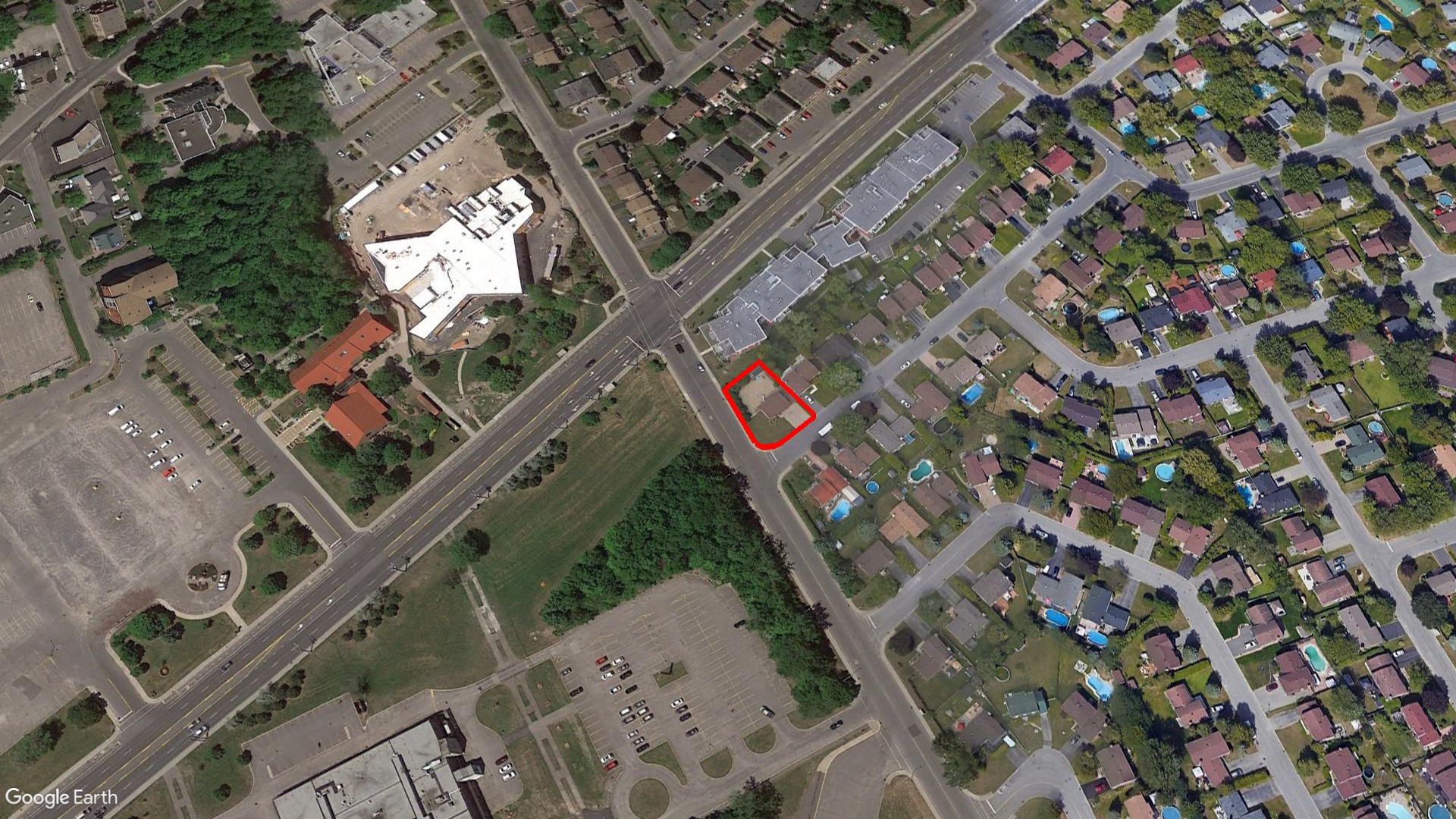 Tax Sale Montreal, Quebec - 040196-73