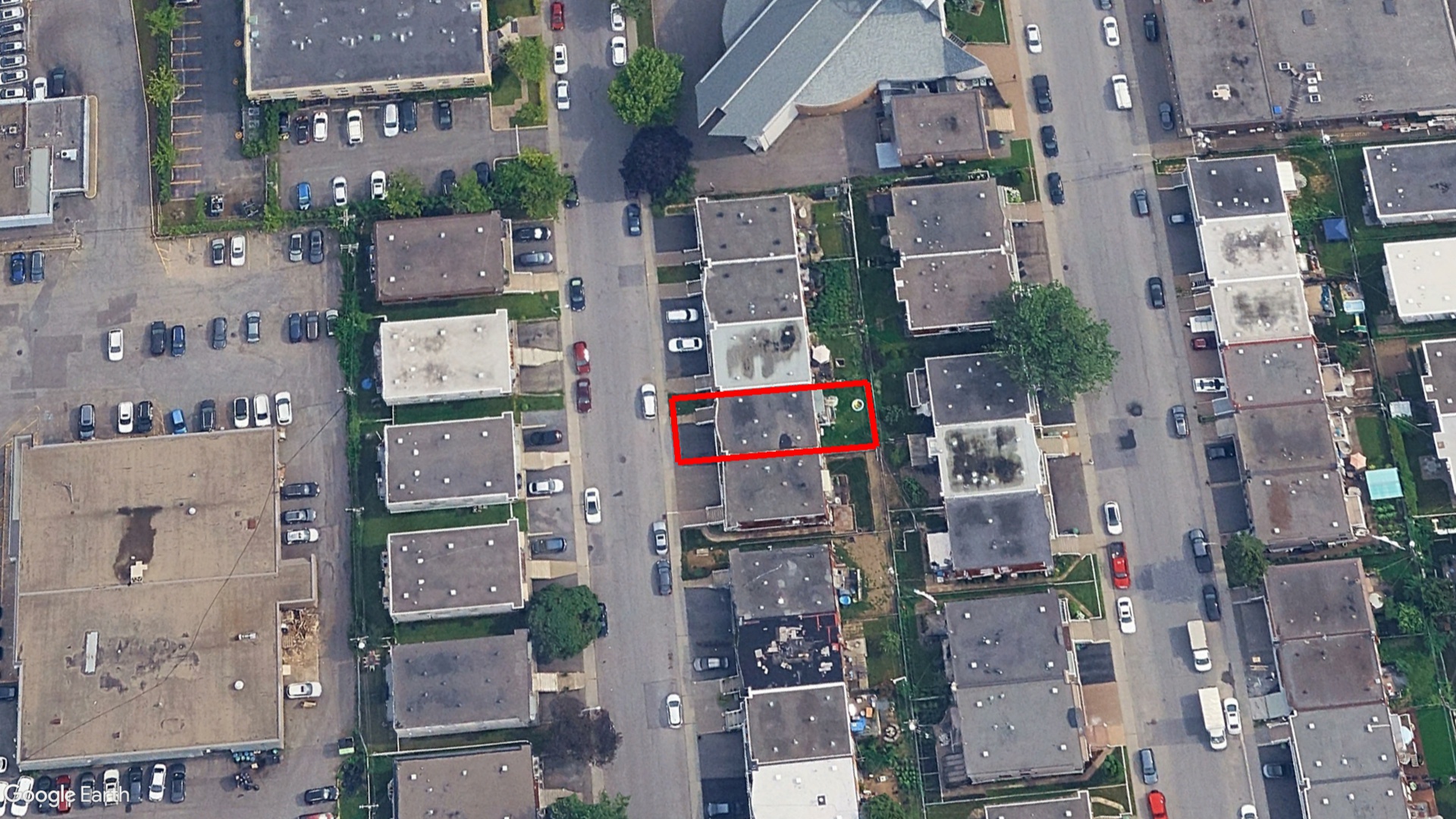 Tax Sale Montreal, Quebec - 040430-80