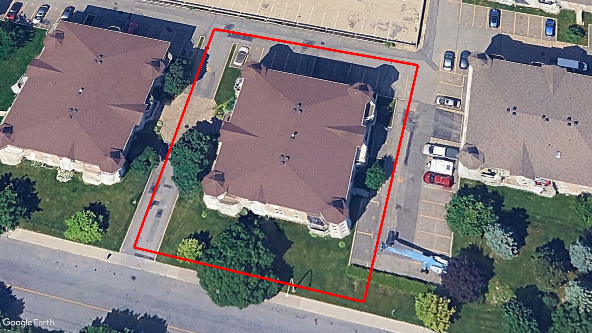 Tax Sale Montreal, Quebec - 050103-65