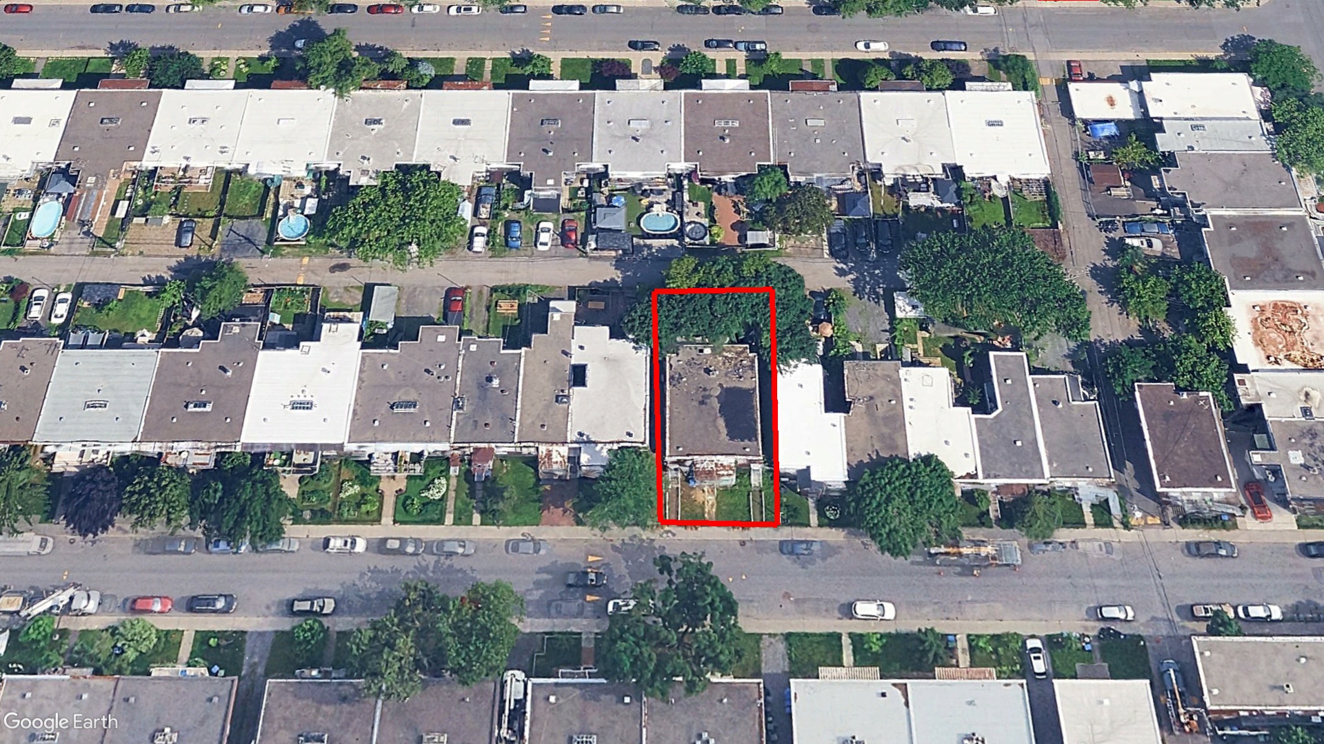 Tax Sale Montreal, Quebec - 010505-23