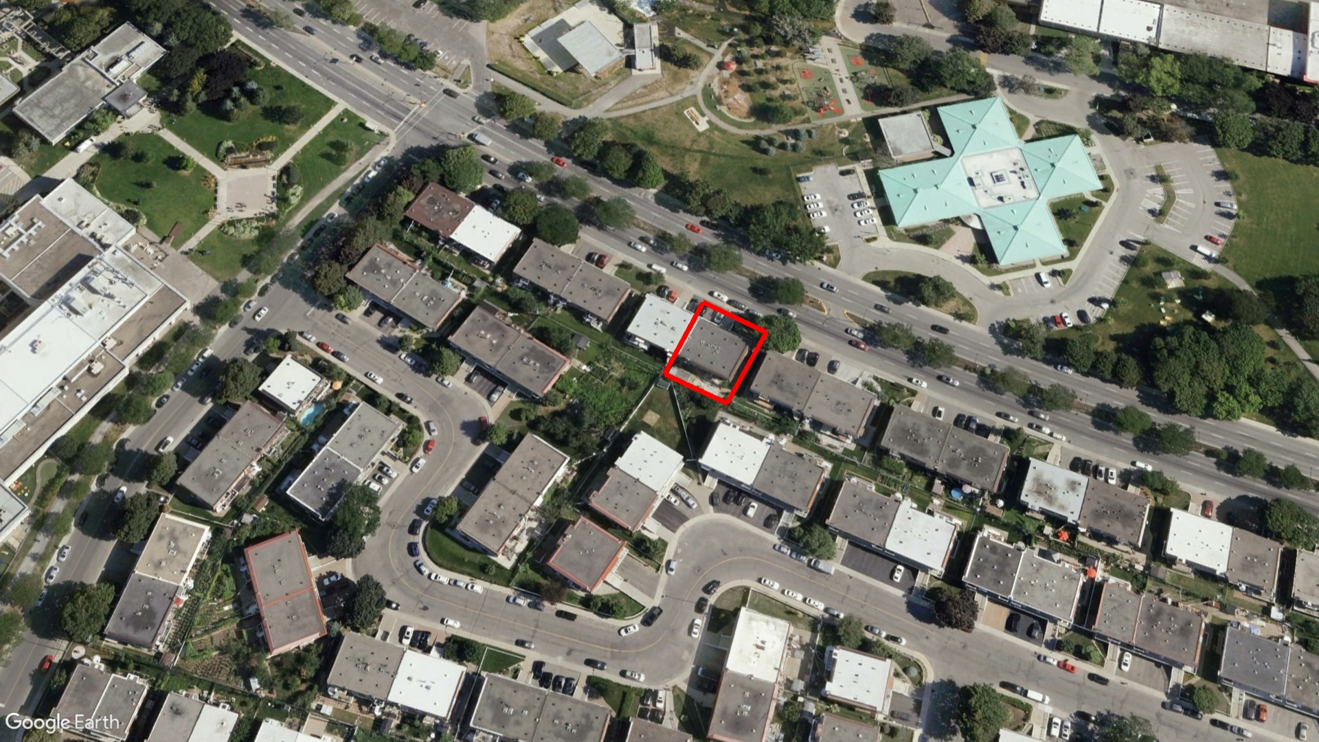 Tax Sale Montreal, Quebec - 020906-29