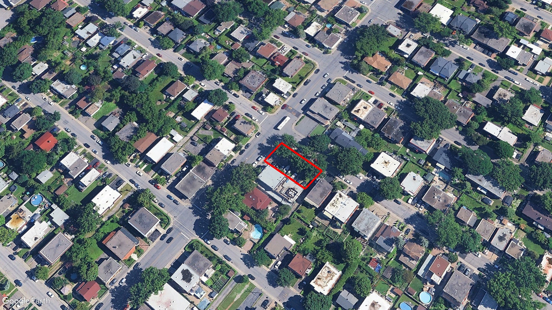 Tax Sale Montreal, Quebec - 020816-56