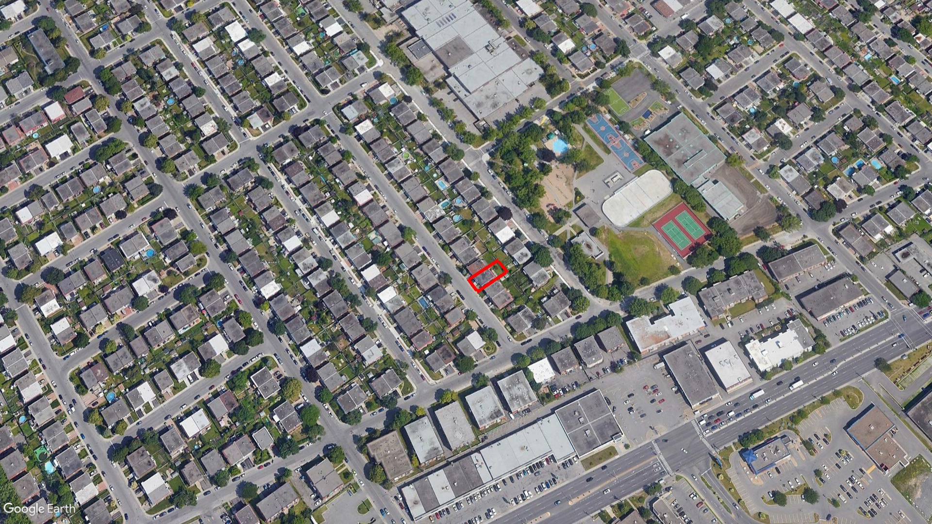 Tax Sale Montreal, Quebec - 020802-43