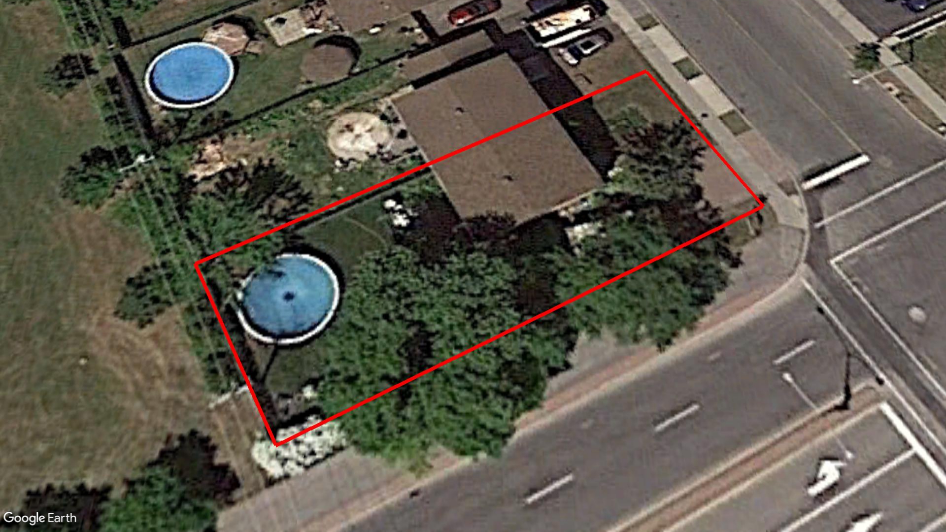 Tax Sale Montreal, Quebec - 040222-31