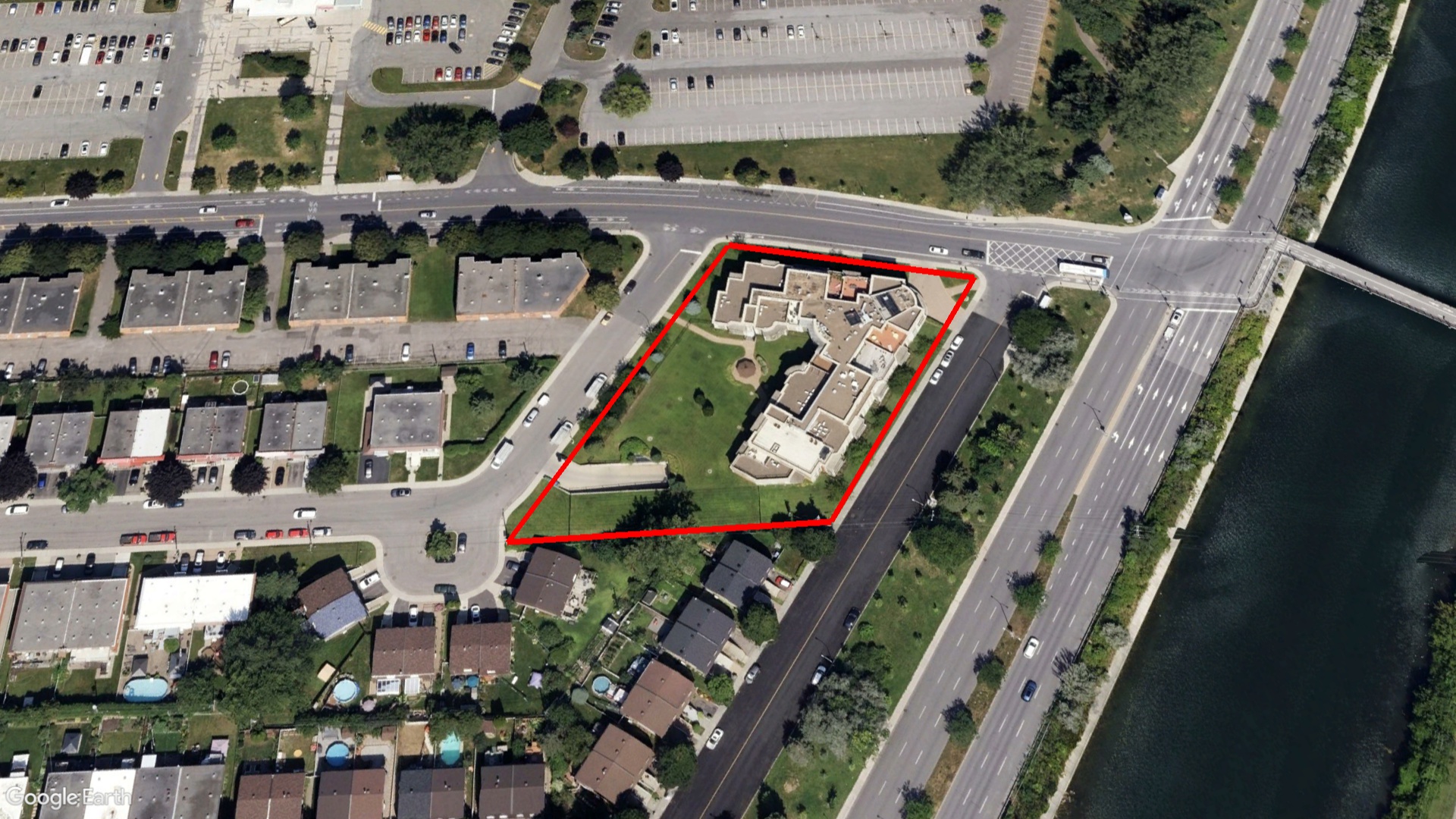 Tax Sale Montreal, Quebec - 051645-49