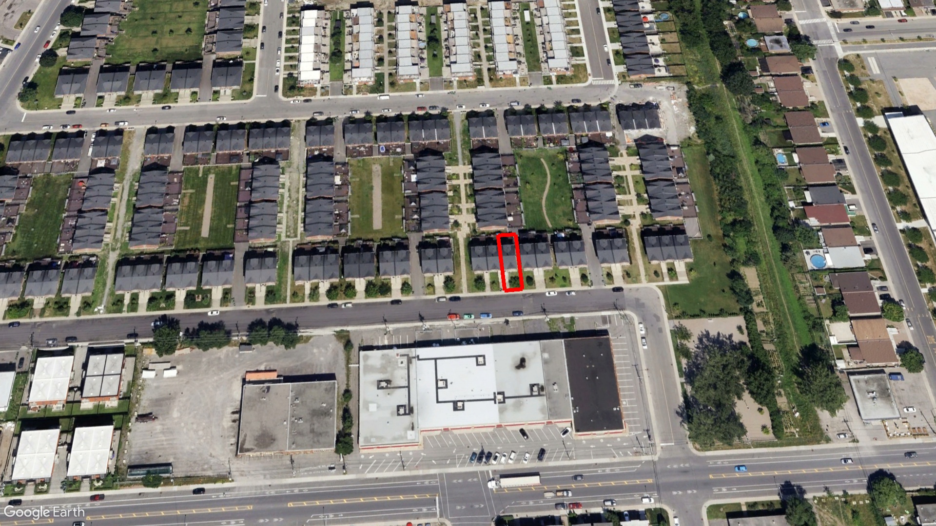 Tax Sale Montreal, Quebec - 052016-61