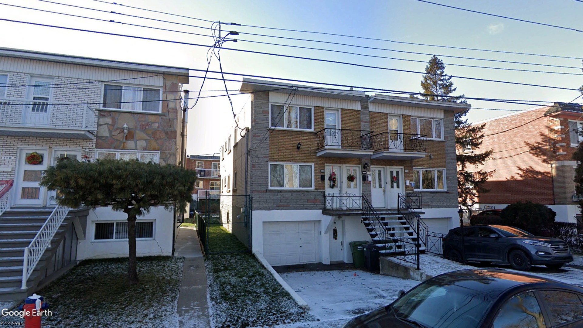 Tax Sale Montreal, Quebec - 020708-56