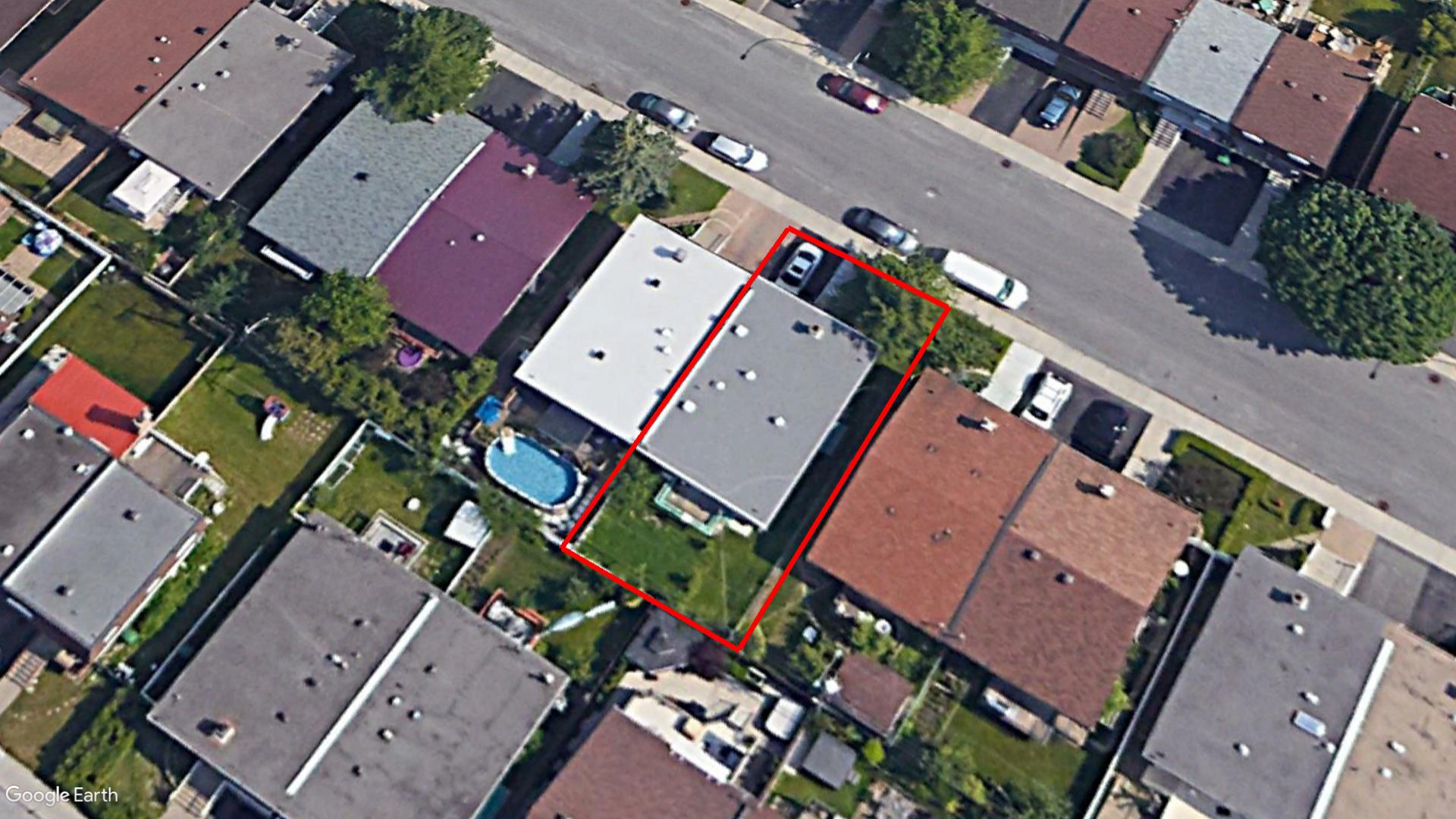 Tax Sale Montreal, Quebec - 040326-34