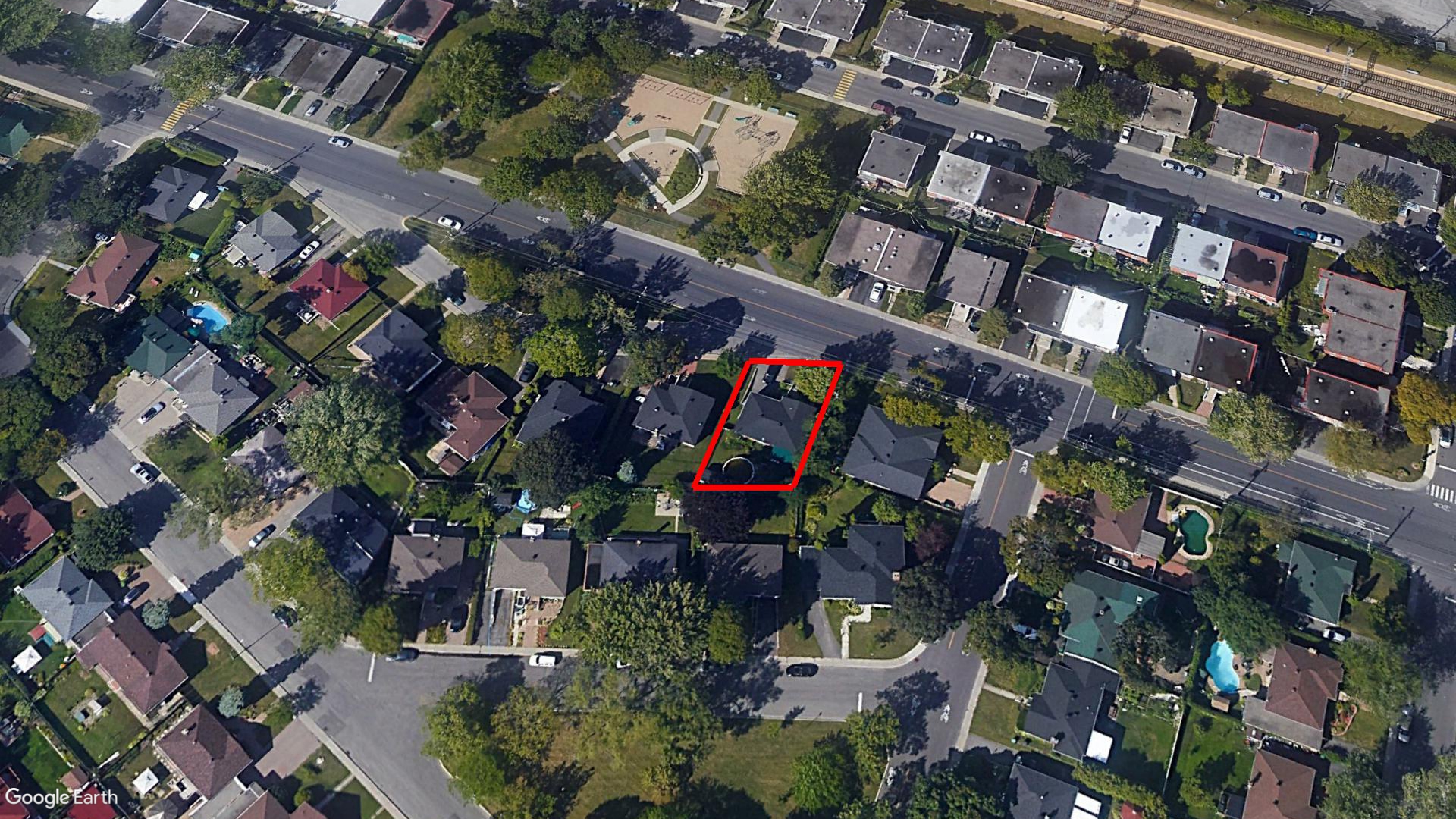 Tax Sale Montreal, Quebec - 040207-35