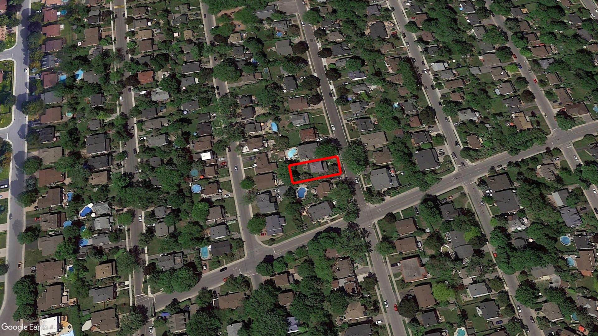 Tax Sale Montreal, Quebec - 050612-84