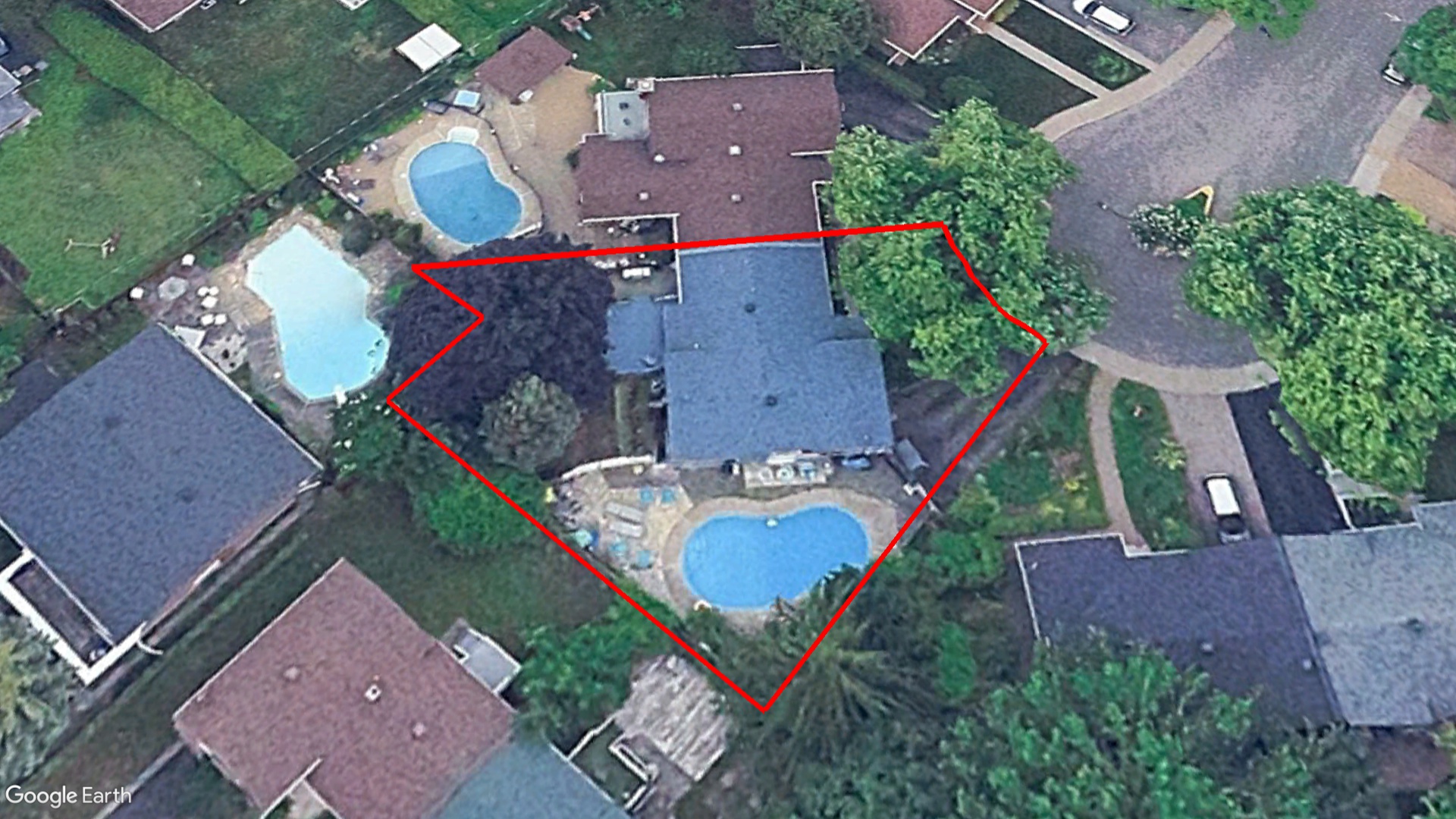 Tax Sale Montreal, Quebec - 040304-66