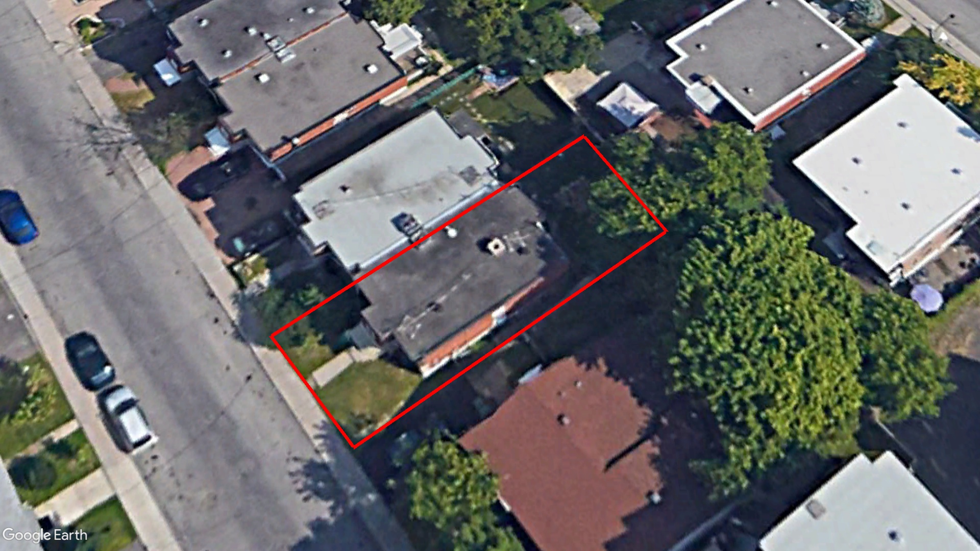 Tax Sale Montreal, Quebec - 020704-59