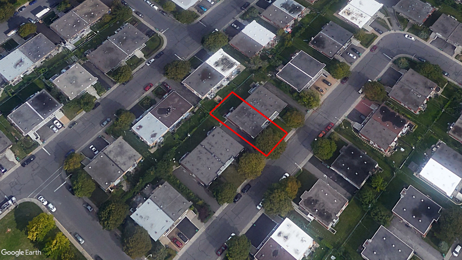 Tax Sale Montreal, Quebec - 041020-68