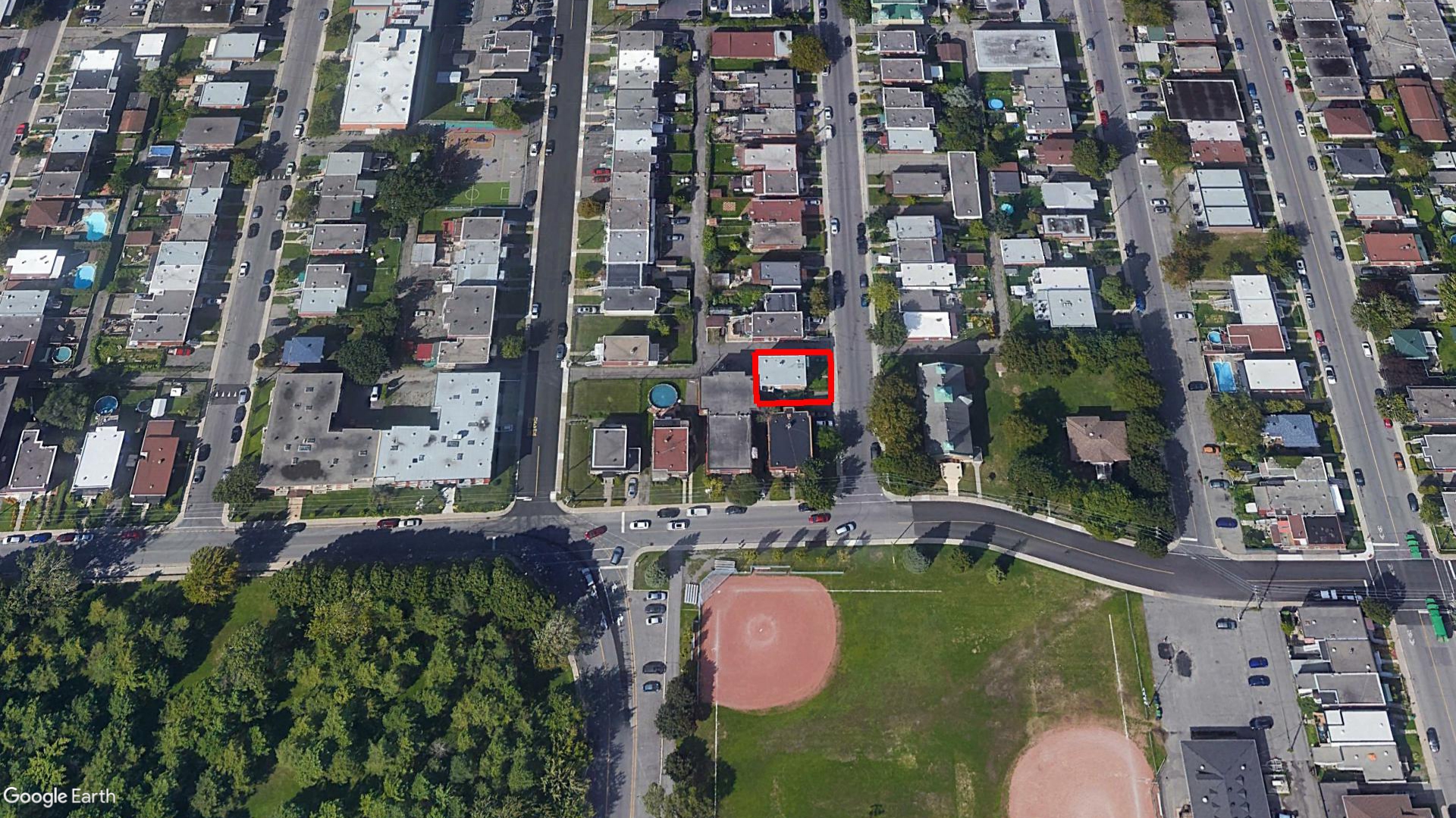 Tax Sale Montreal, Quebec - 050573-88