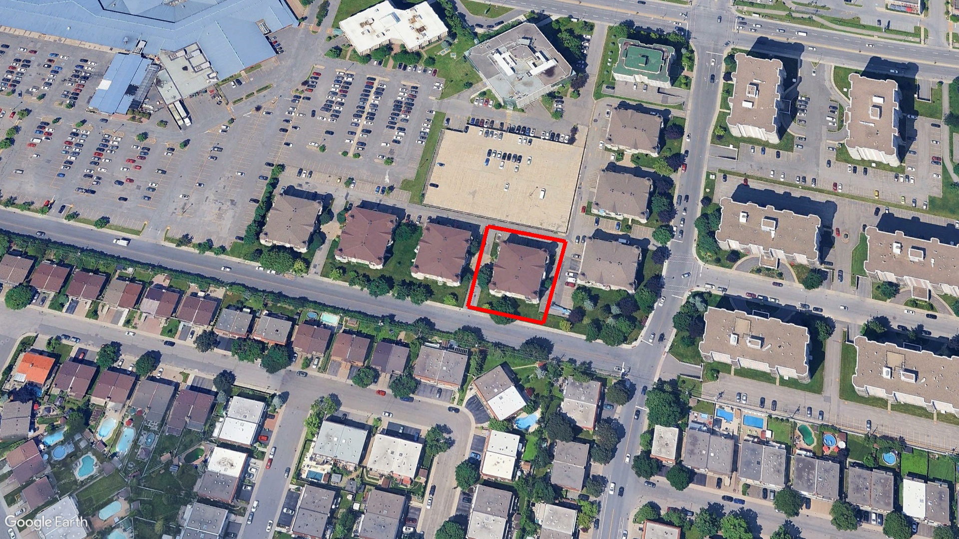 Tax Sale Montreal, Quebec - 050103-65