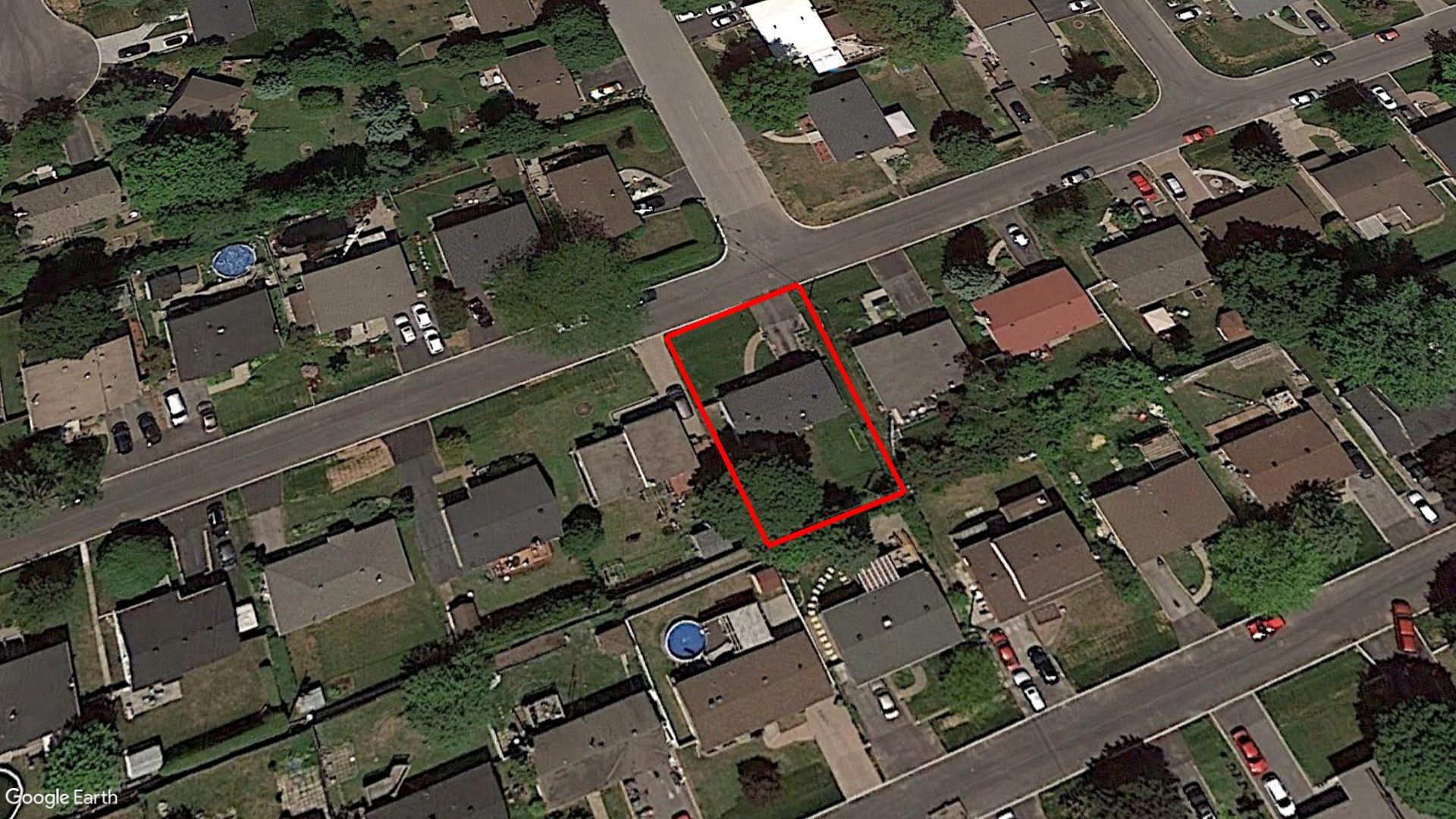 Tax Sale Montreal, Quebec - 040126-85