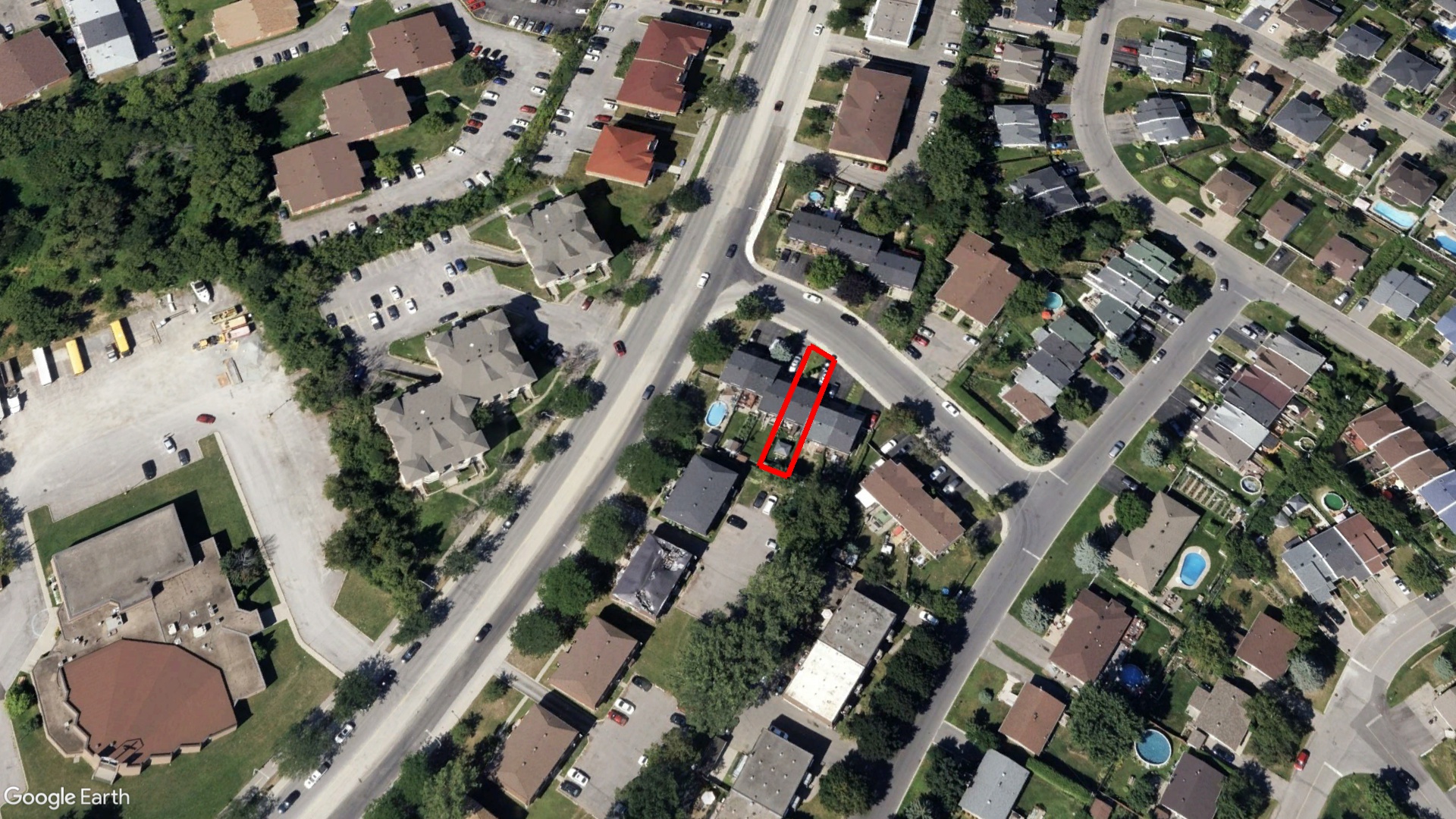 Tax Sale Montreal, Quebec - 040223-65