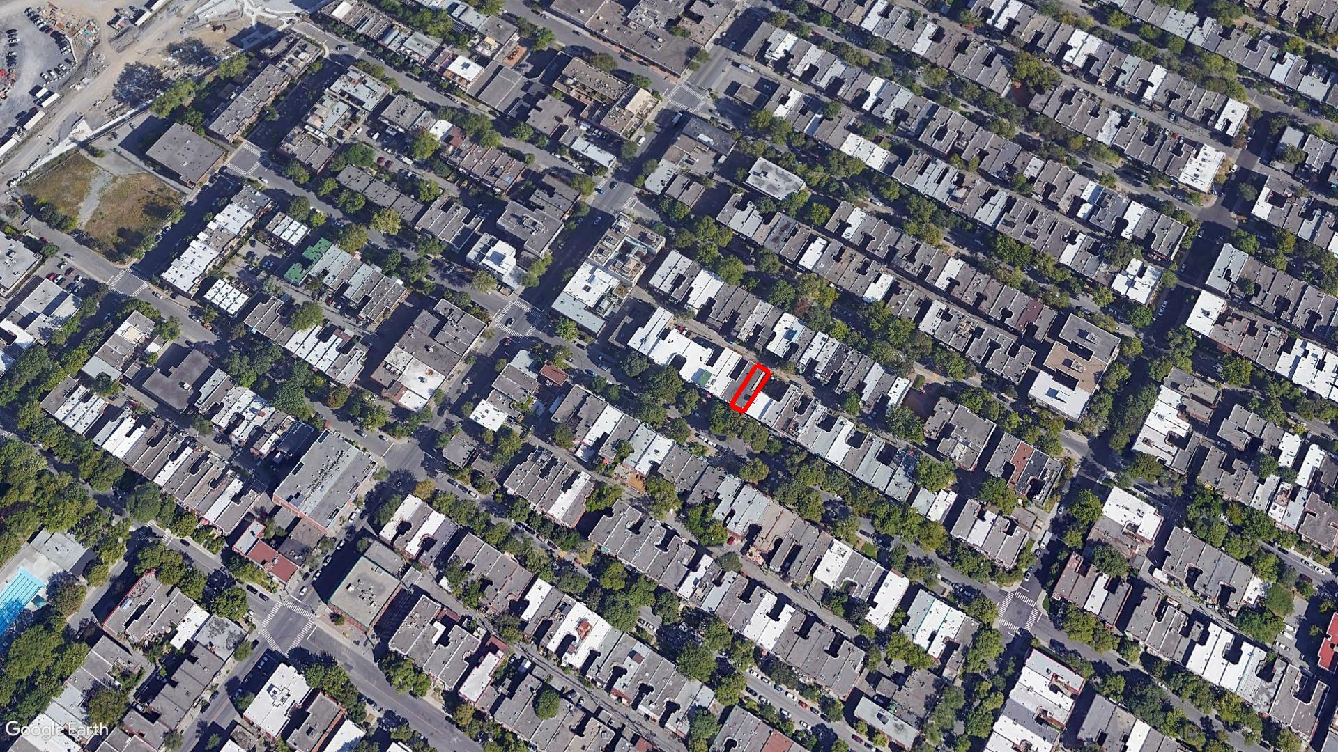 Tax Sale Montreal, Quebec - 030305-31