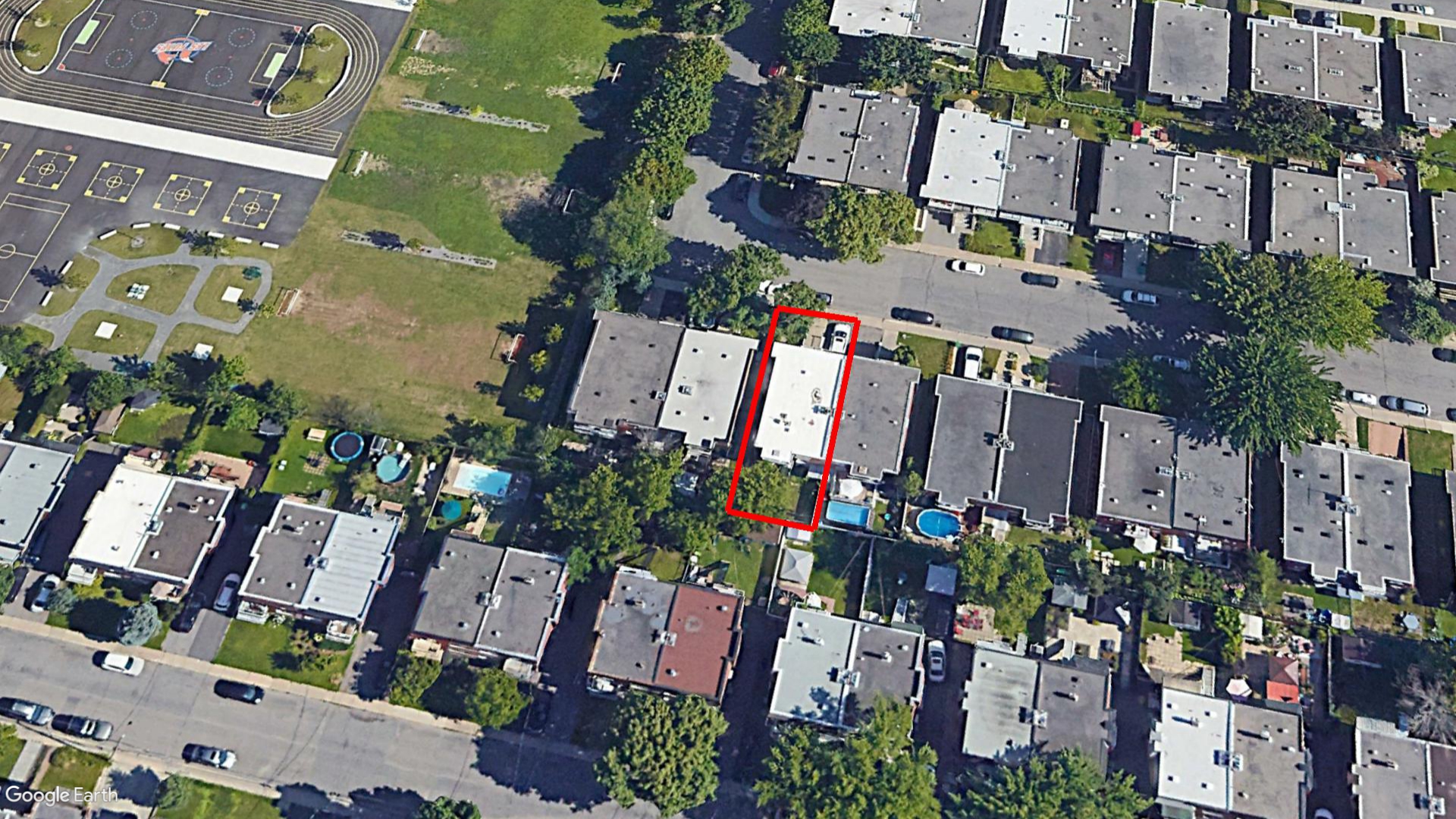 Tax Sale Montreal, Quebec - 040442-06