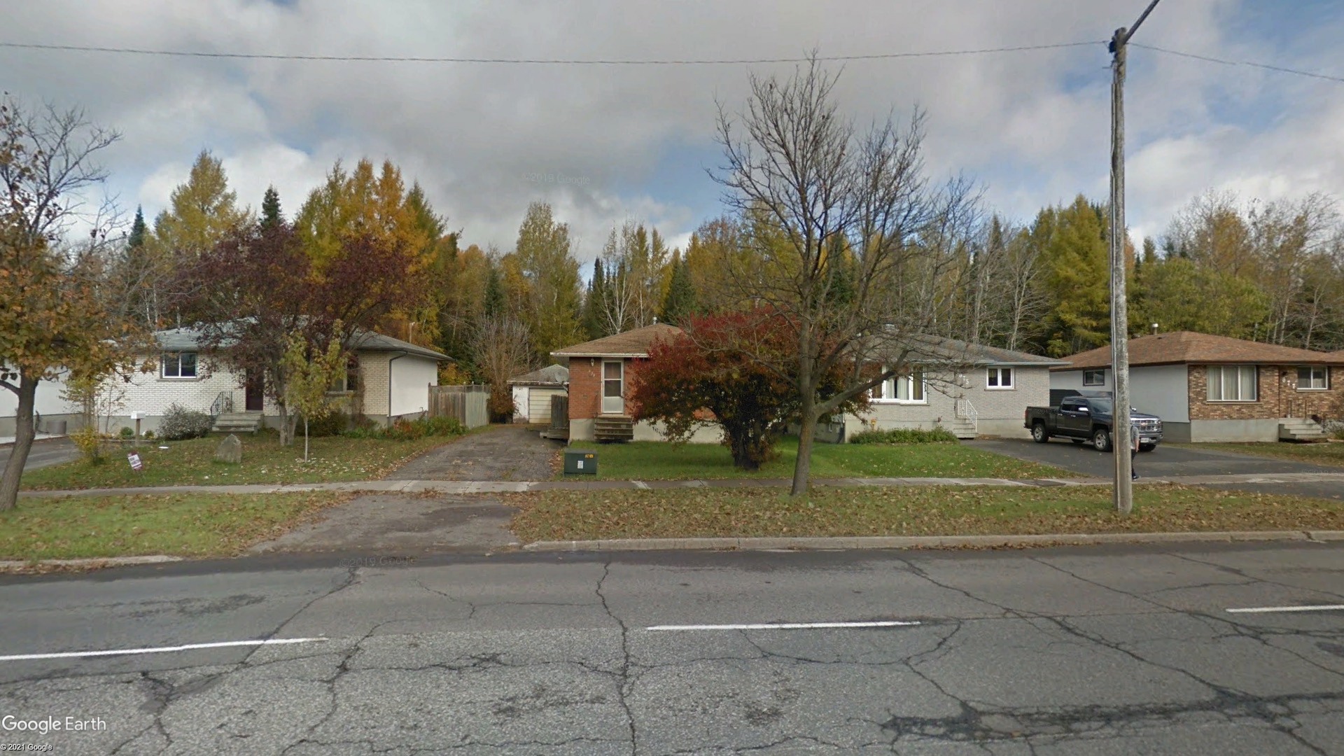 Tax Sale Thunder Bay, Ontario - 02 101 72302 0000