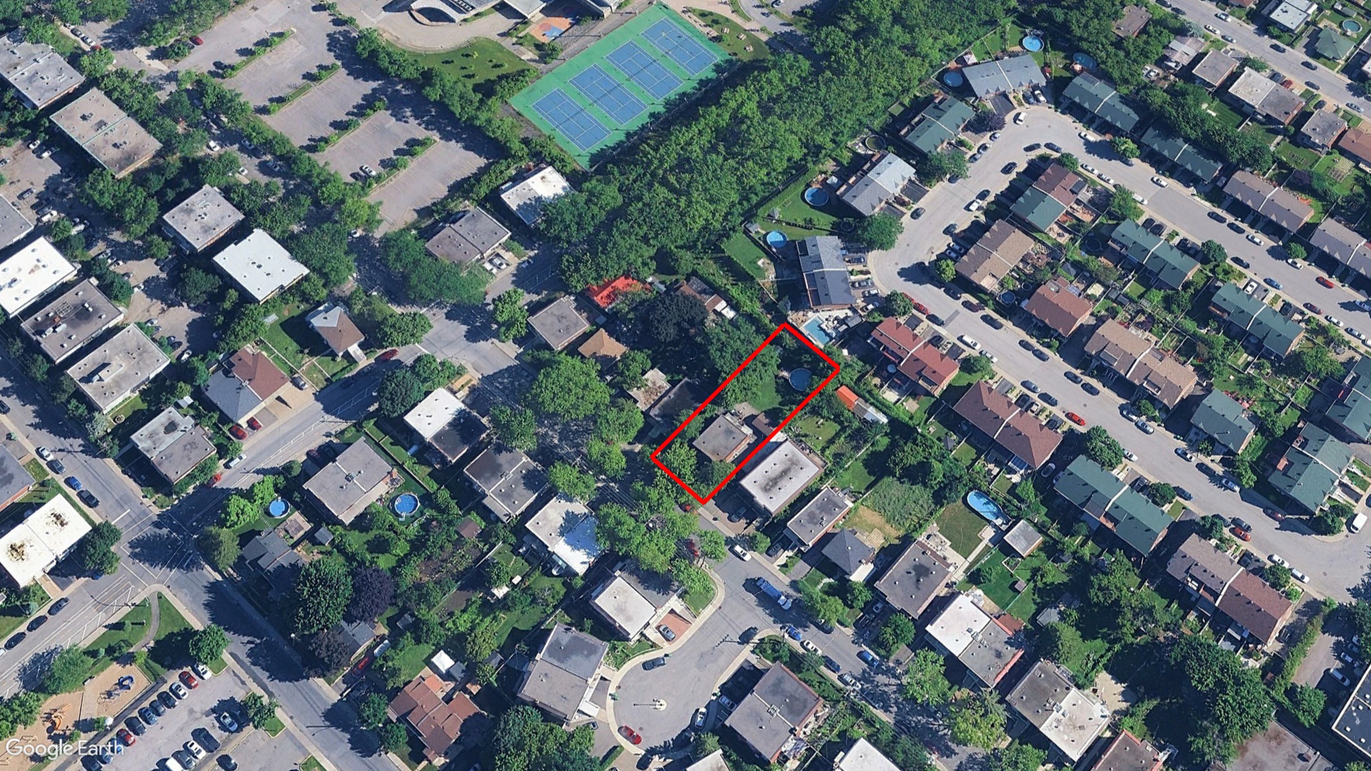 Tax Sale Montreal, Quebec - 020719-62