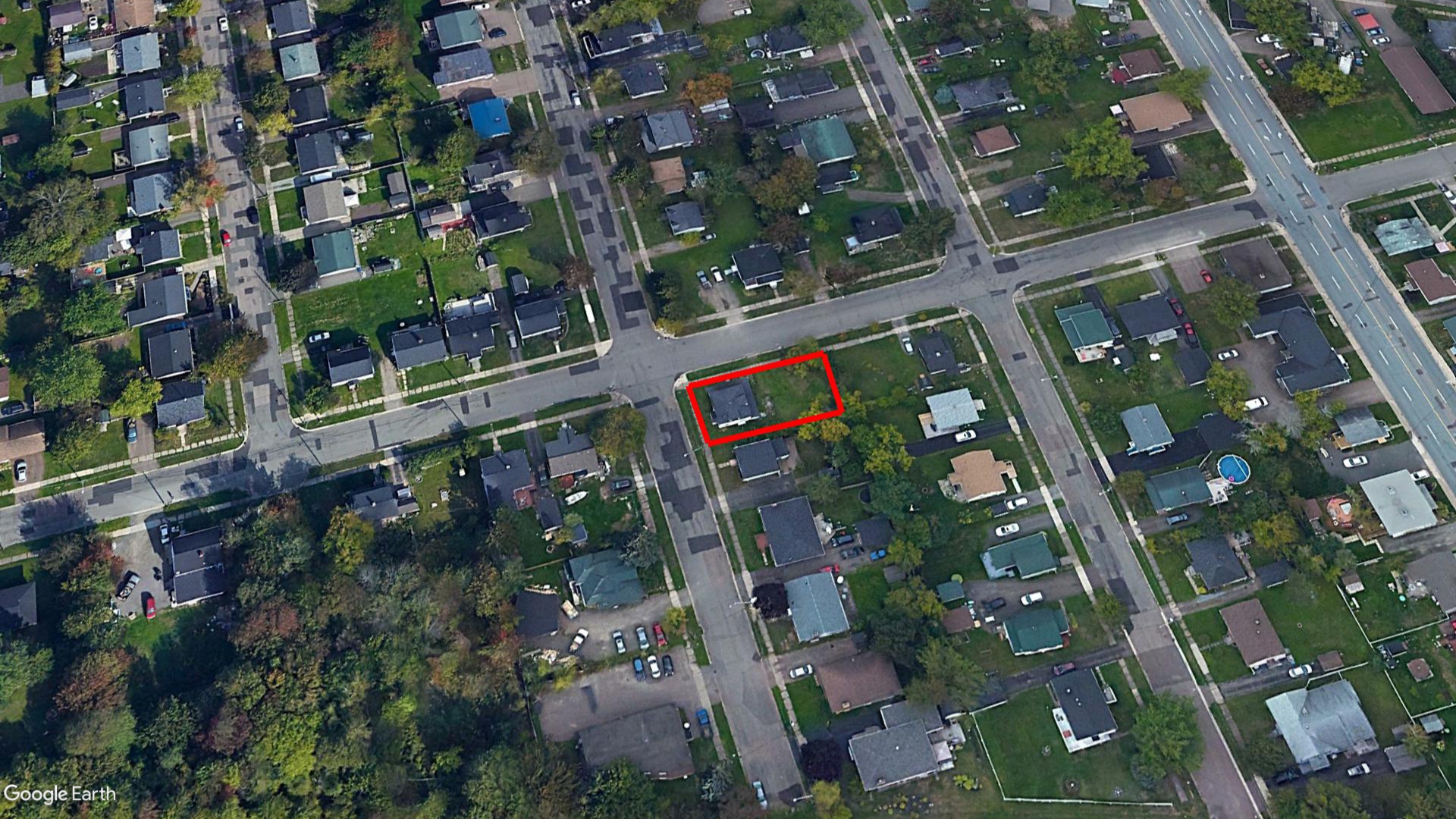 Tax Sale Moncton, New Brunswick - 01908609