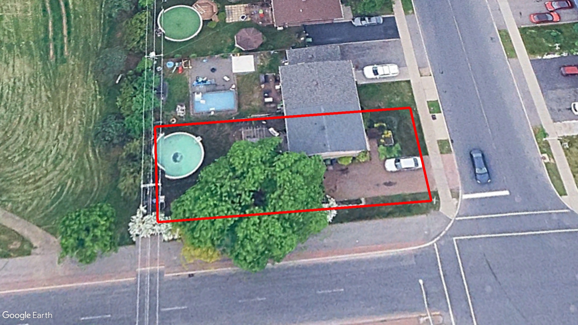 Tax Sale Montreal, Quebec - 040222-31