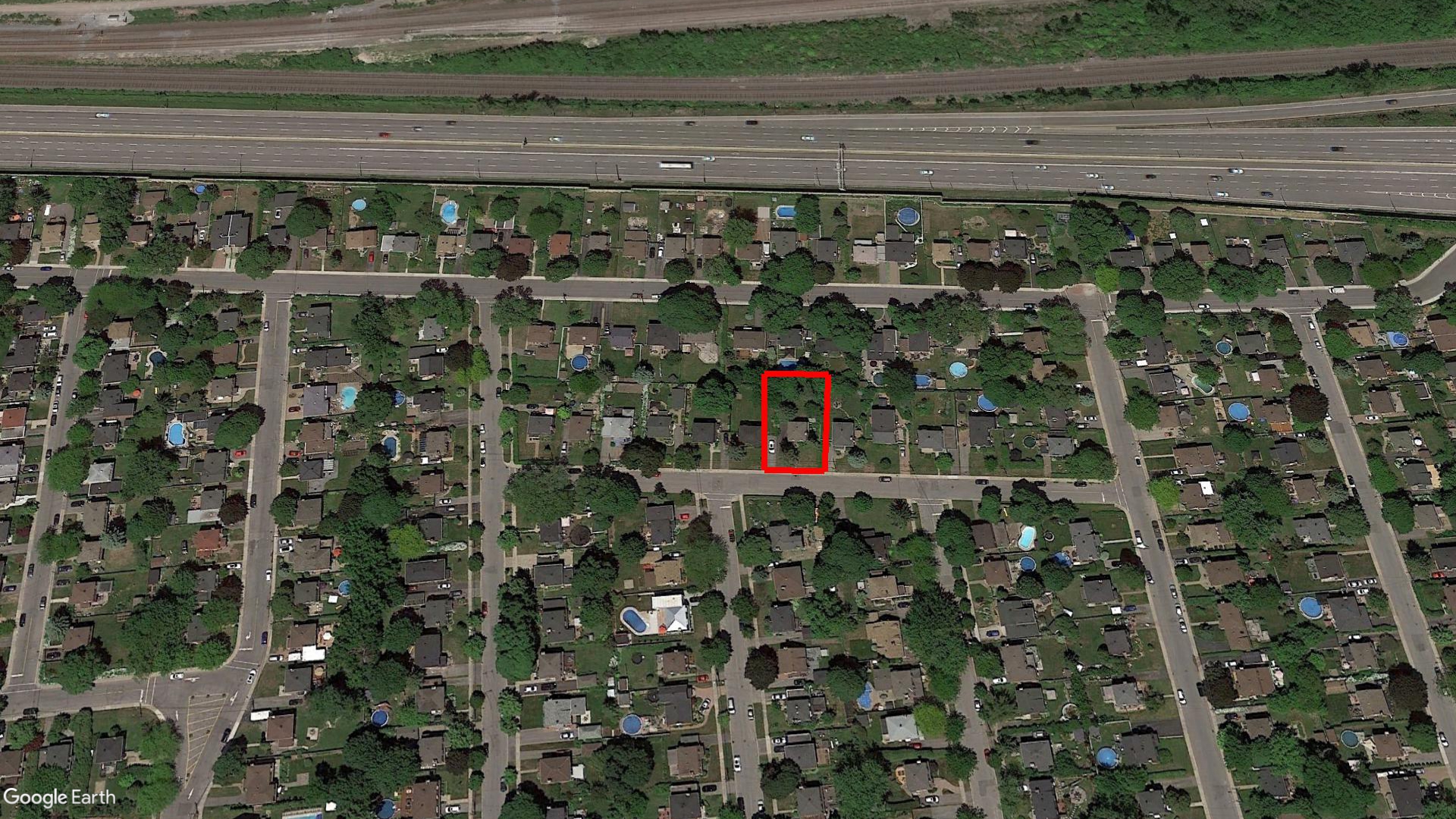 Tax Sale Montreal, Quebec - 050526-46