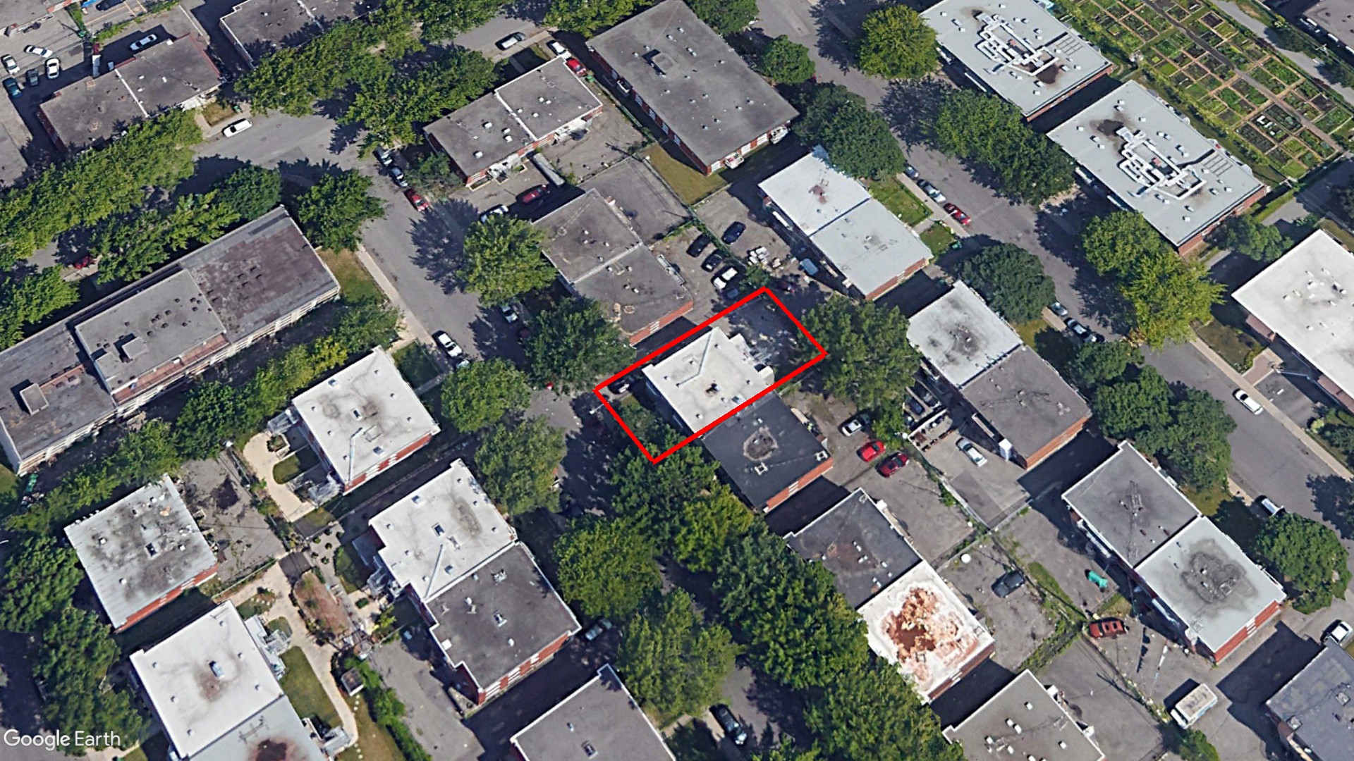 Tax Sale Montreal, Quebec - 020809-89