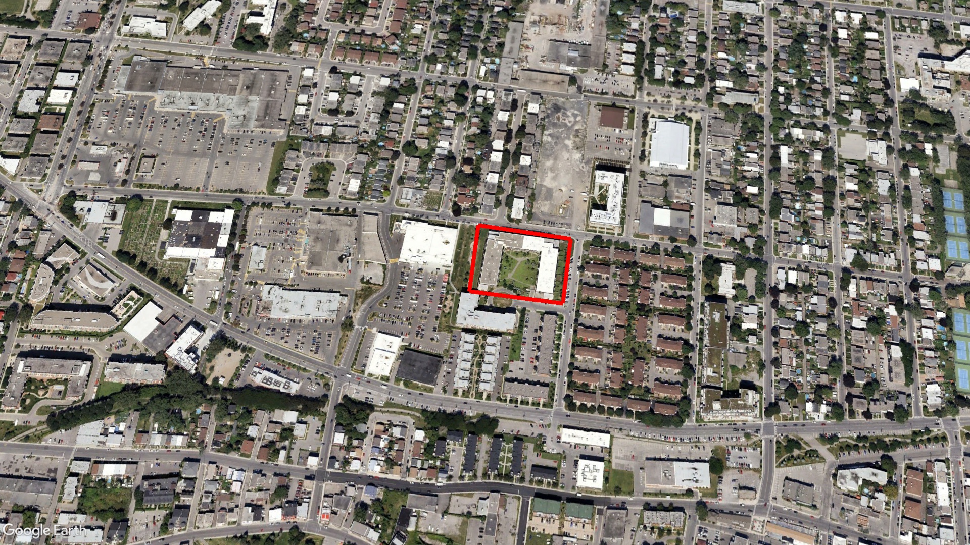 Tax Sale Montreal, Quebec - 052079-63