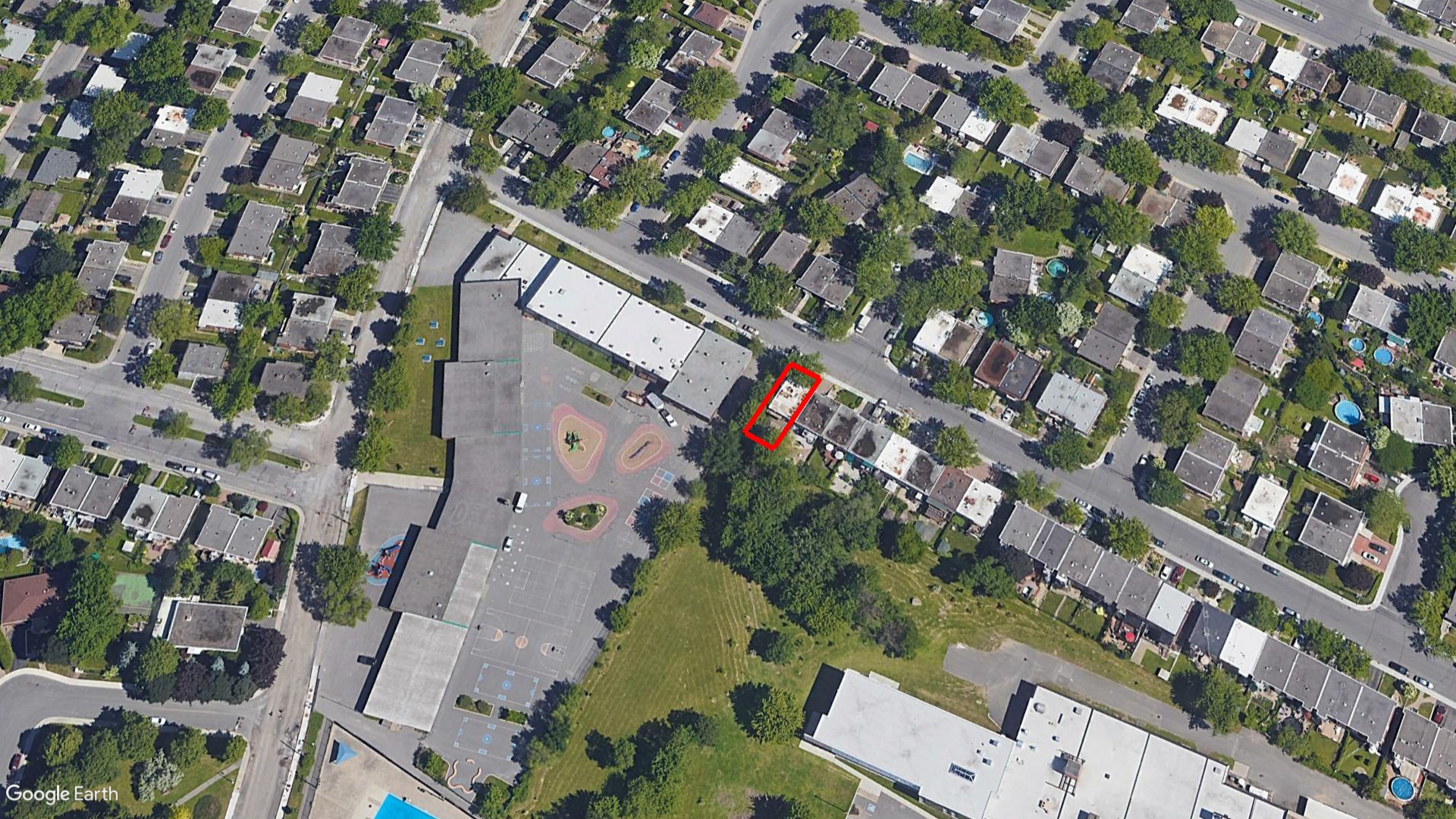 Tax Sale Montreal, Quebec - 020326-34