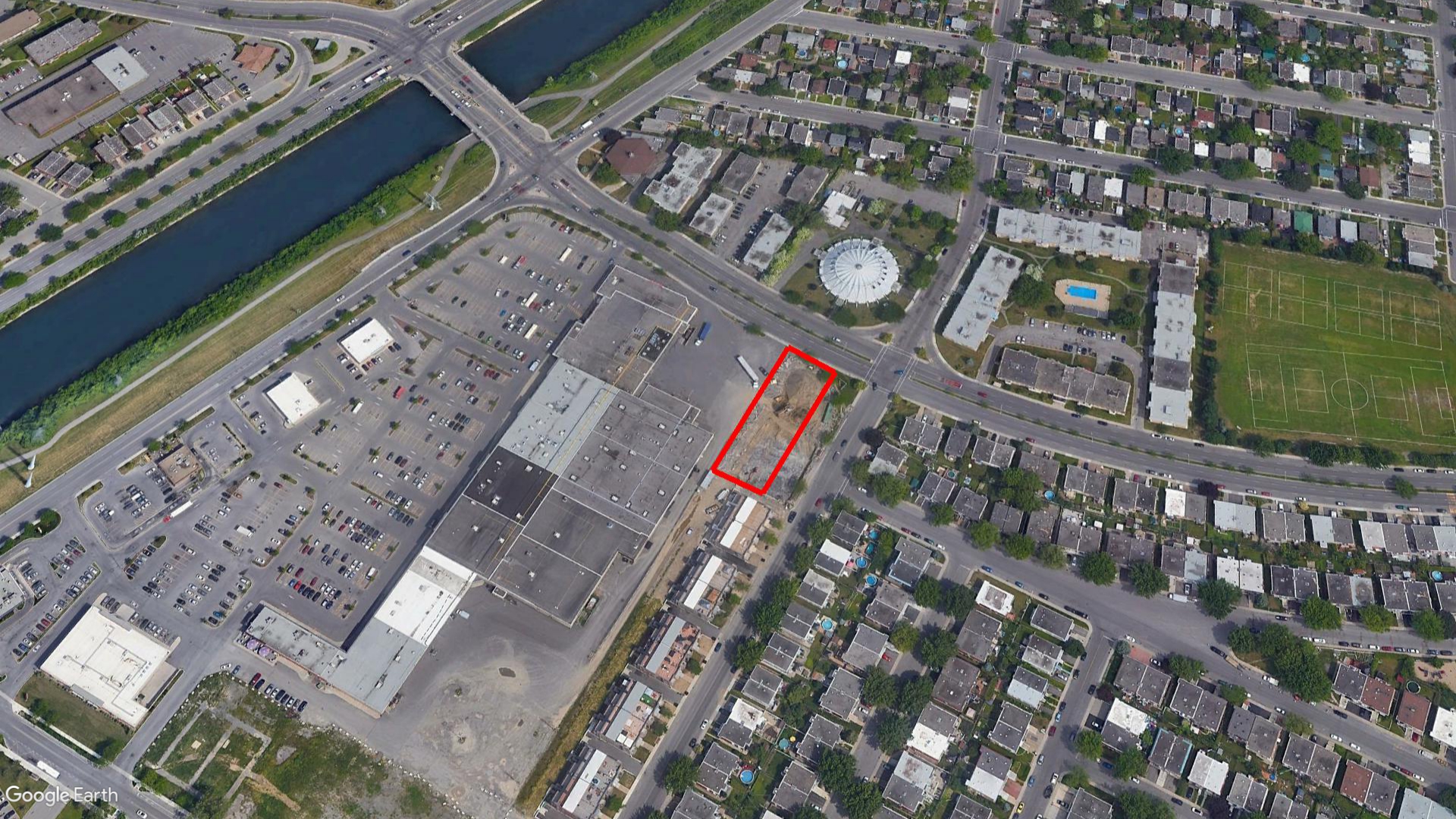 Tax Sale Montreal, Quebec - 052329-01