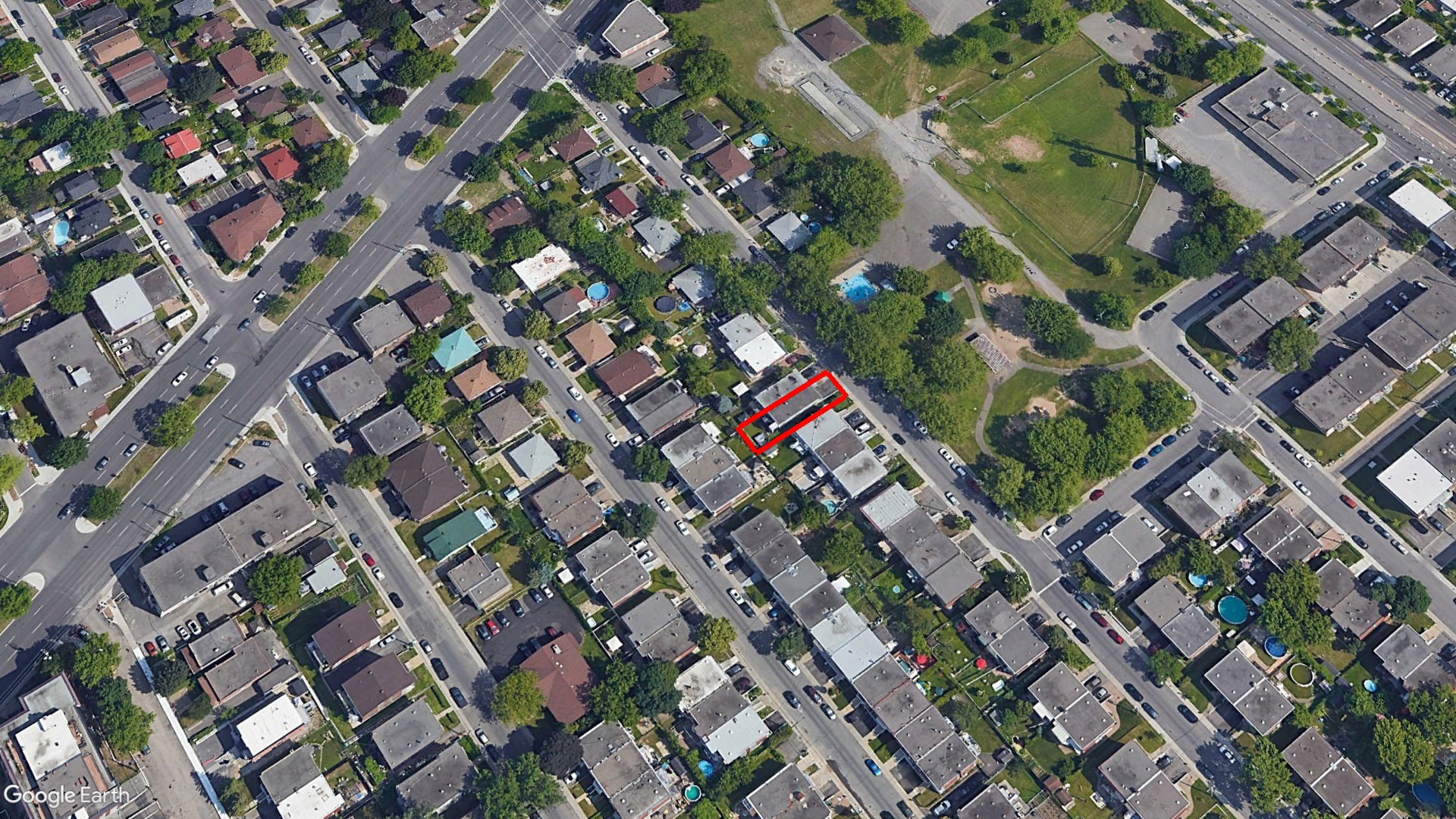 Tax Sale Montreal, Quebec - 020708-56