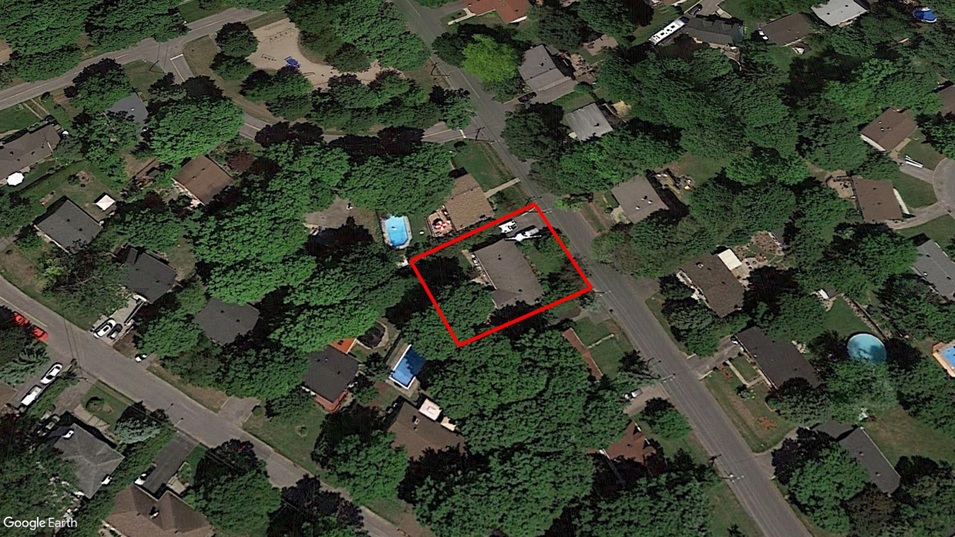 Tax Sale Montreal, Quebec - 040085-58