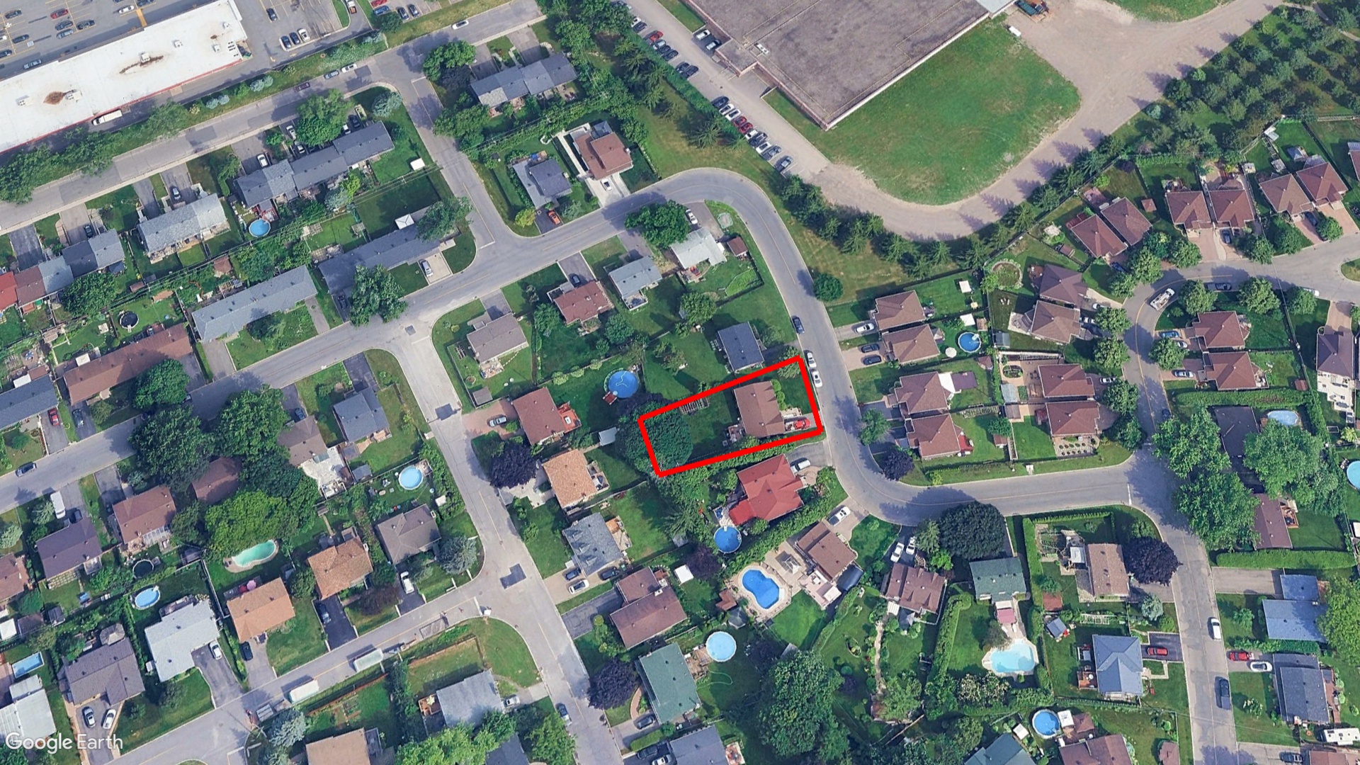 Tax Sale Montreal, Quebec - 040102-63