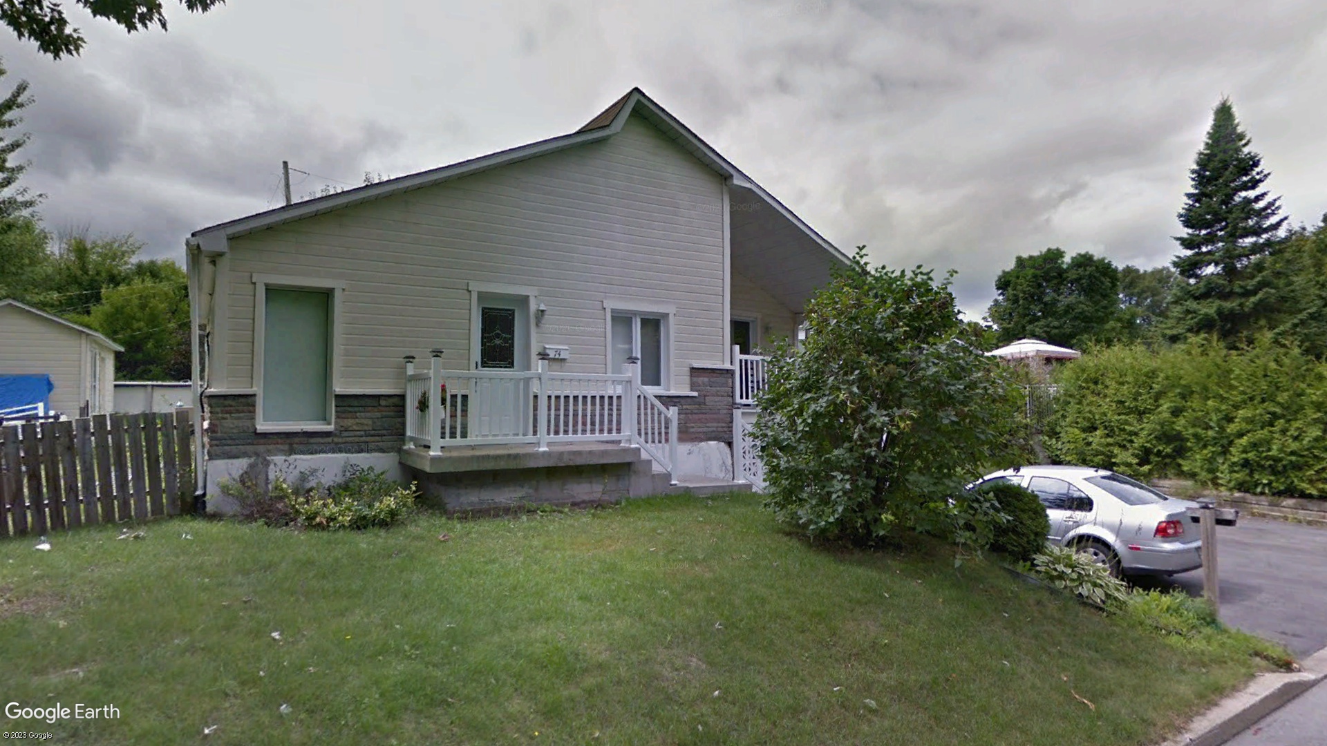 Tax Sale Montreal, Quebec - 040545-75