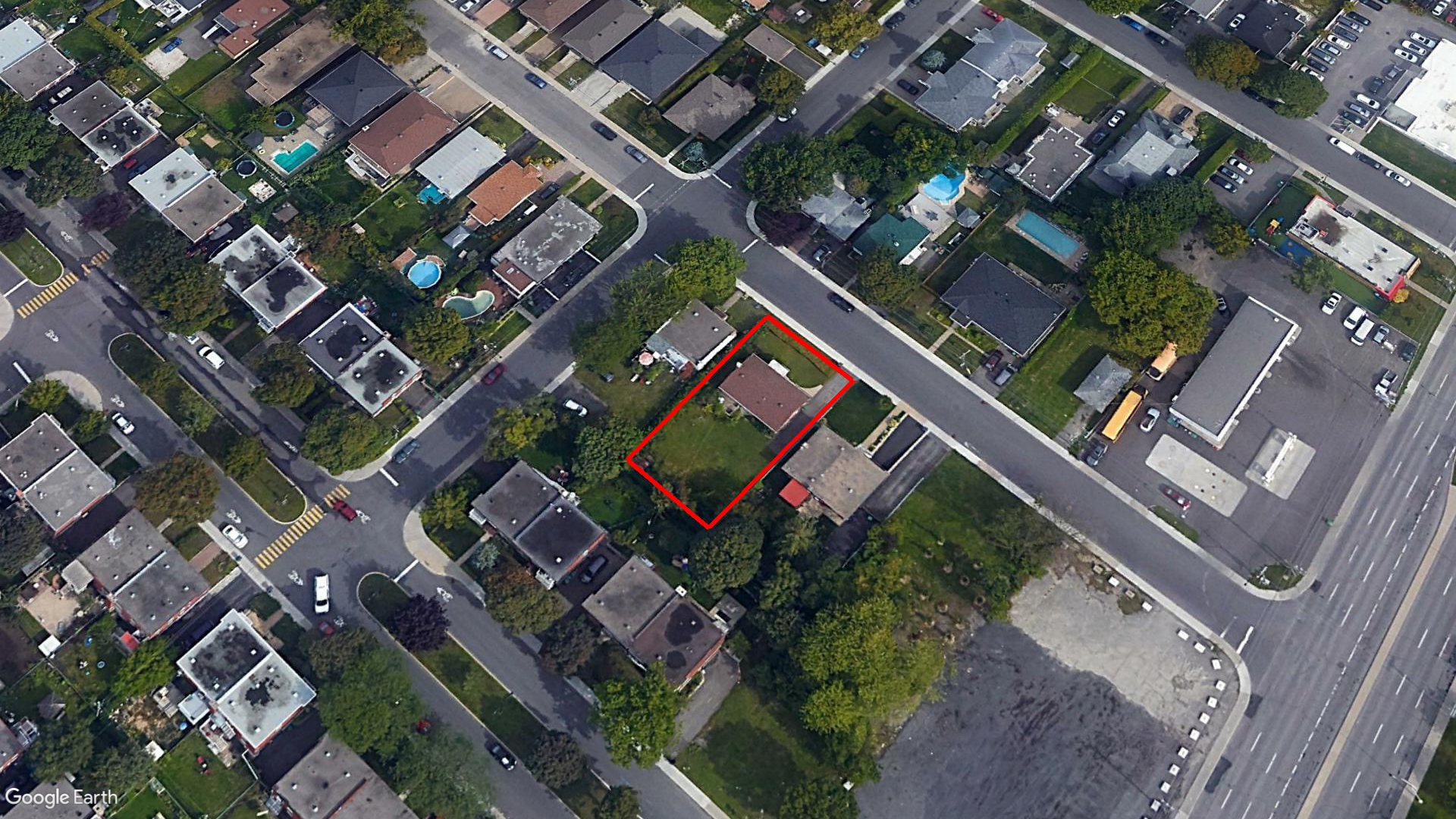 Tax Sale Montreal, Quebec - 040995-66