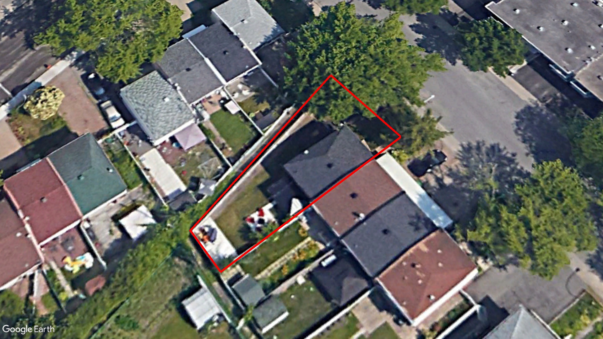 Tax Sale Montreal, Quebec - 020884-87