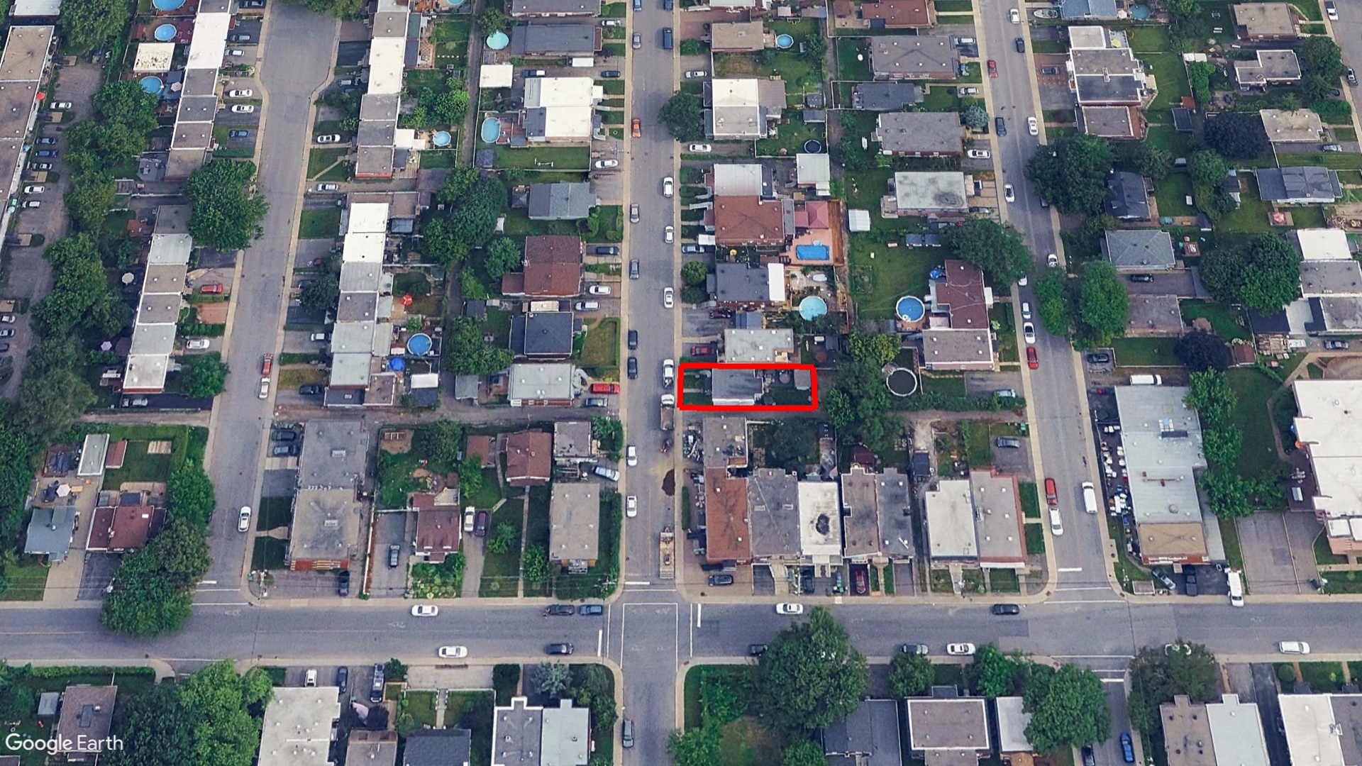 Tax Sale Montreal, Quebec - 050603-28