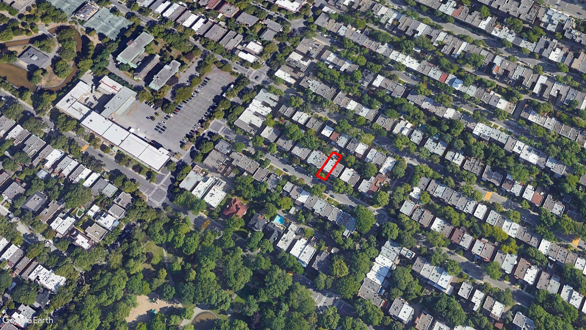 Tax Sale Montreal, Quebec - 030308-76