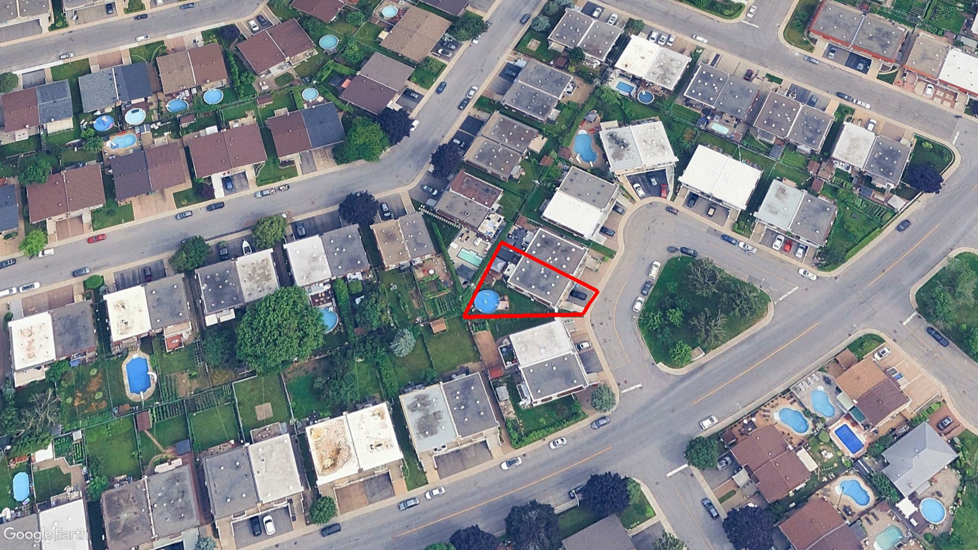 Tax Sale Montreal, Quebec - 040497-65