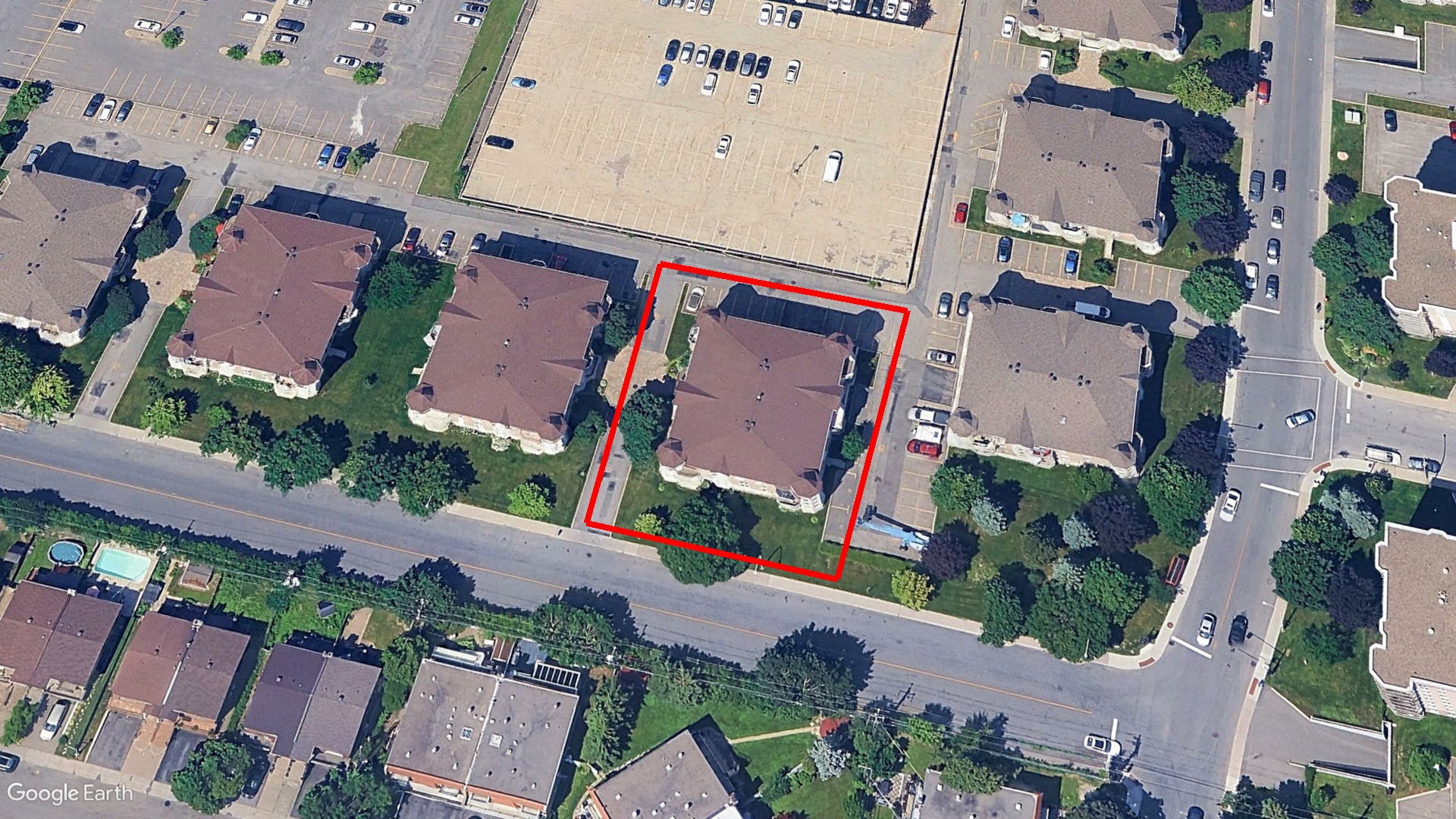 Tax Sale Montreal, Quebec - 050103-65