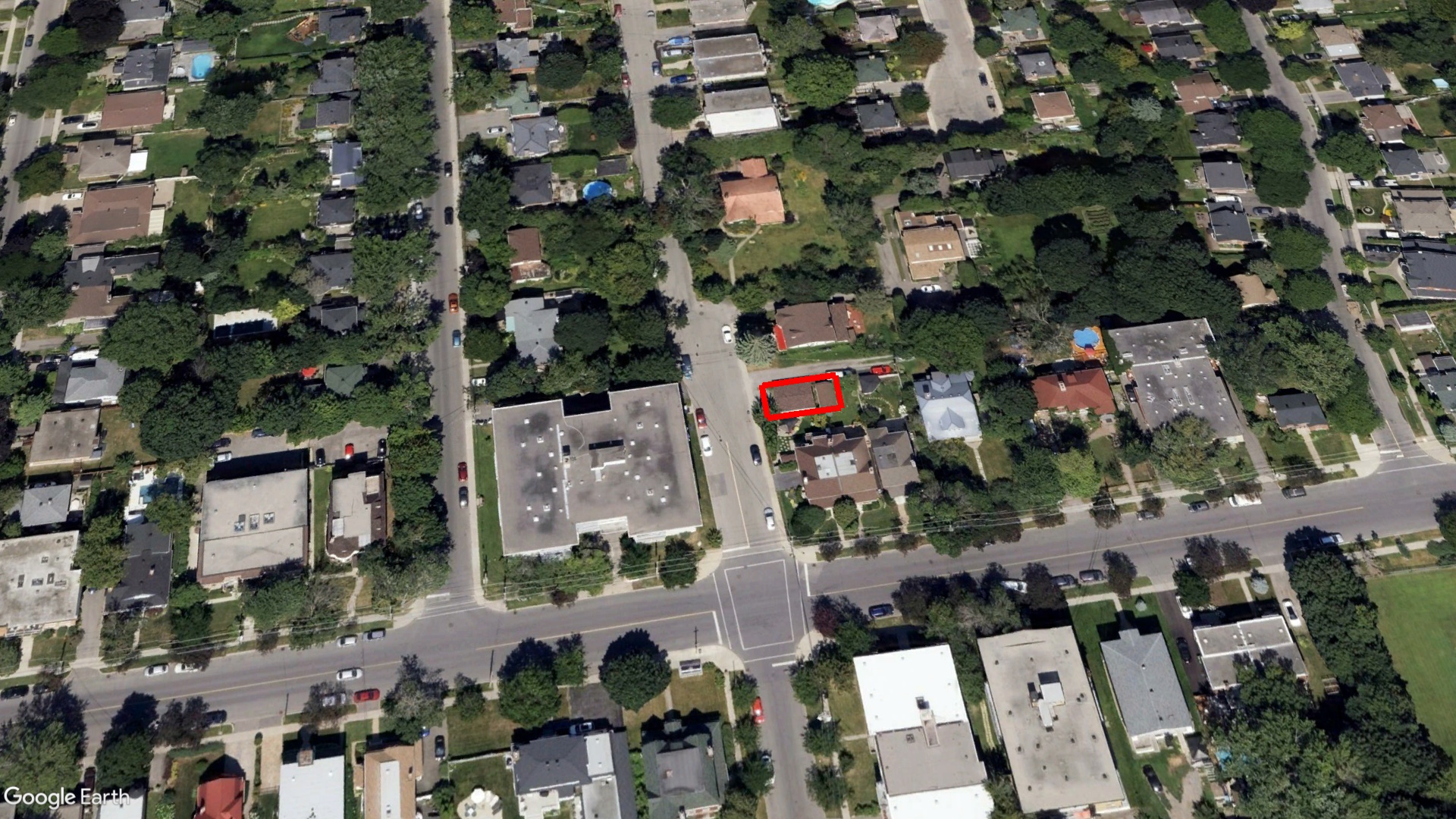 Tax Sale Montreal, Quebec - 050530-84