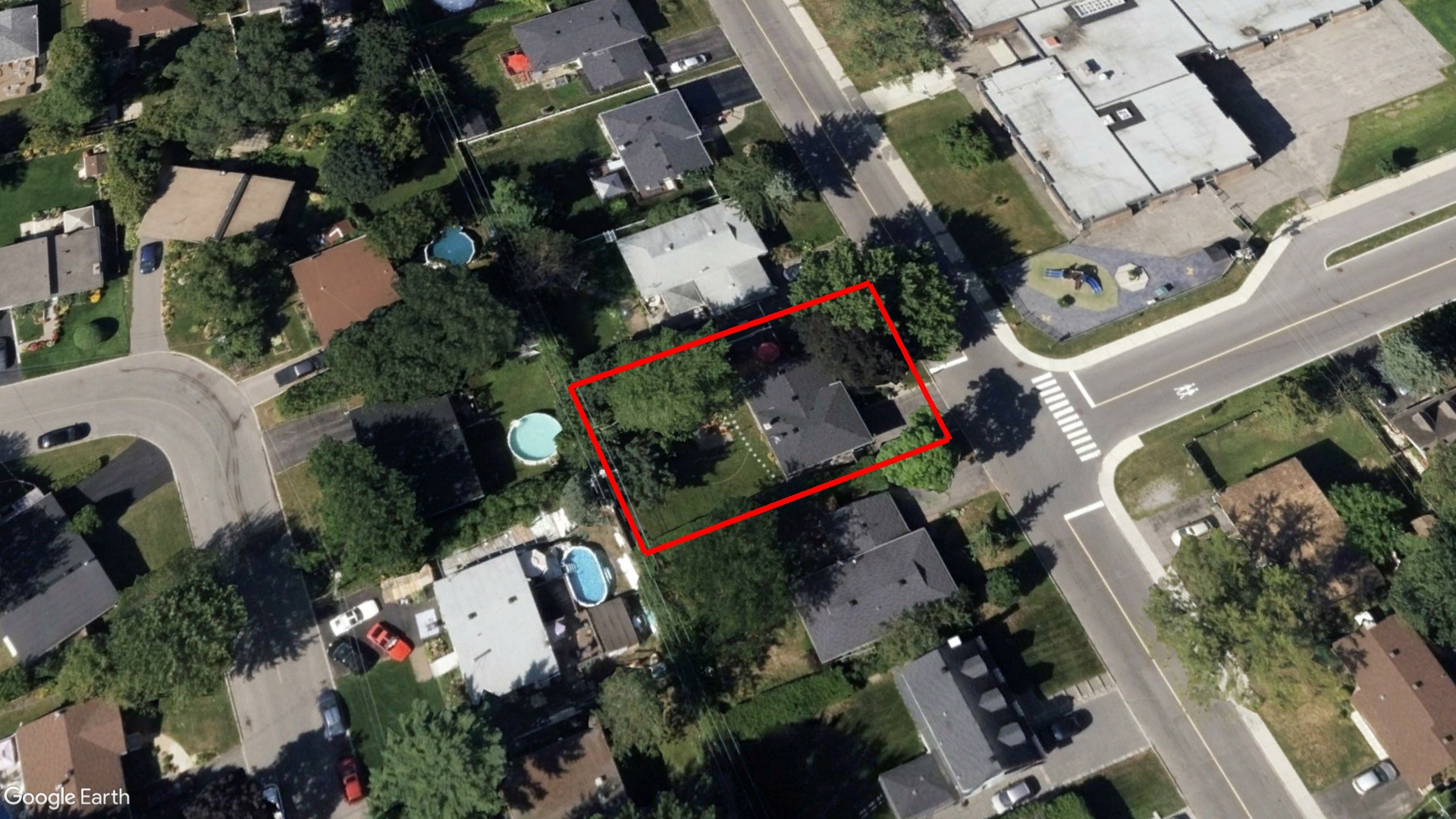 Tax Sale Montreal, Quebec - 040102-91