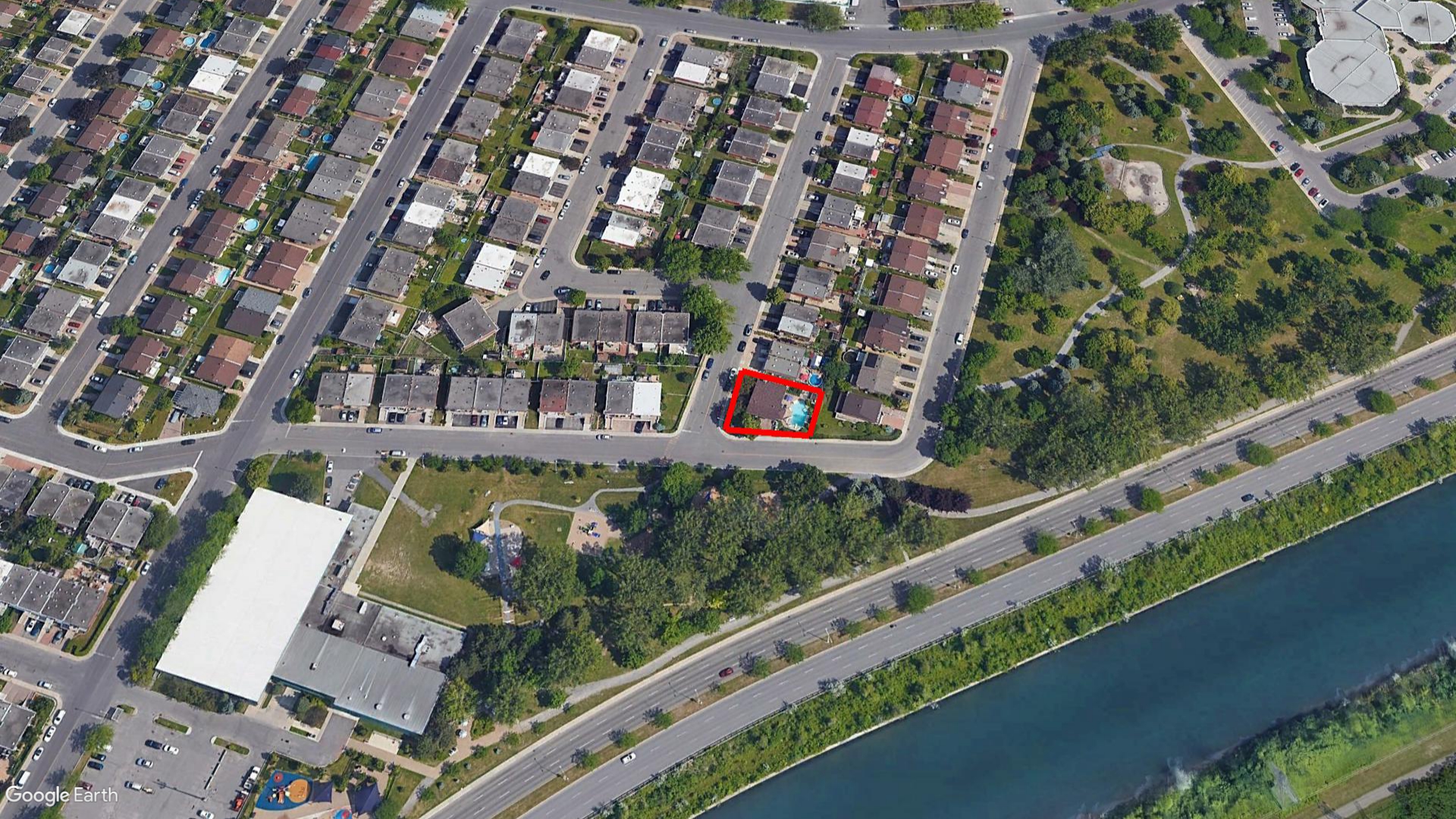 Tax Sale Montreal, Quebec - 040438-12