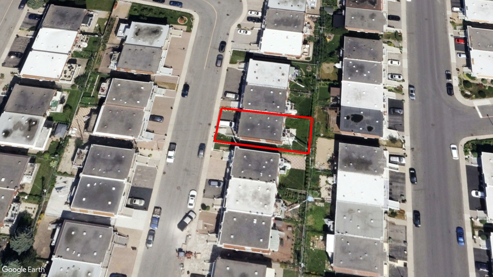 Tax Sale Montreal, Quebec - 040427-10