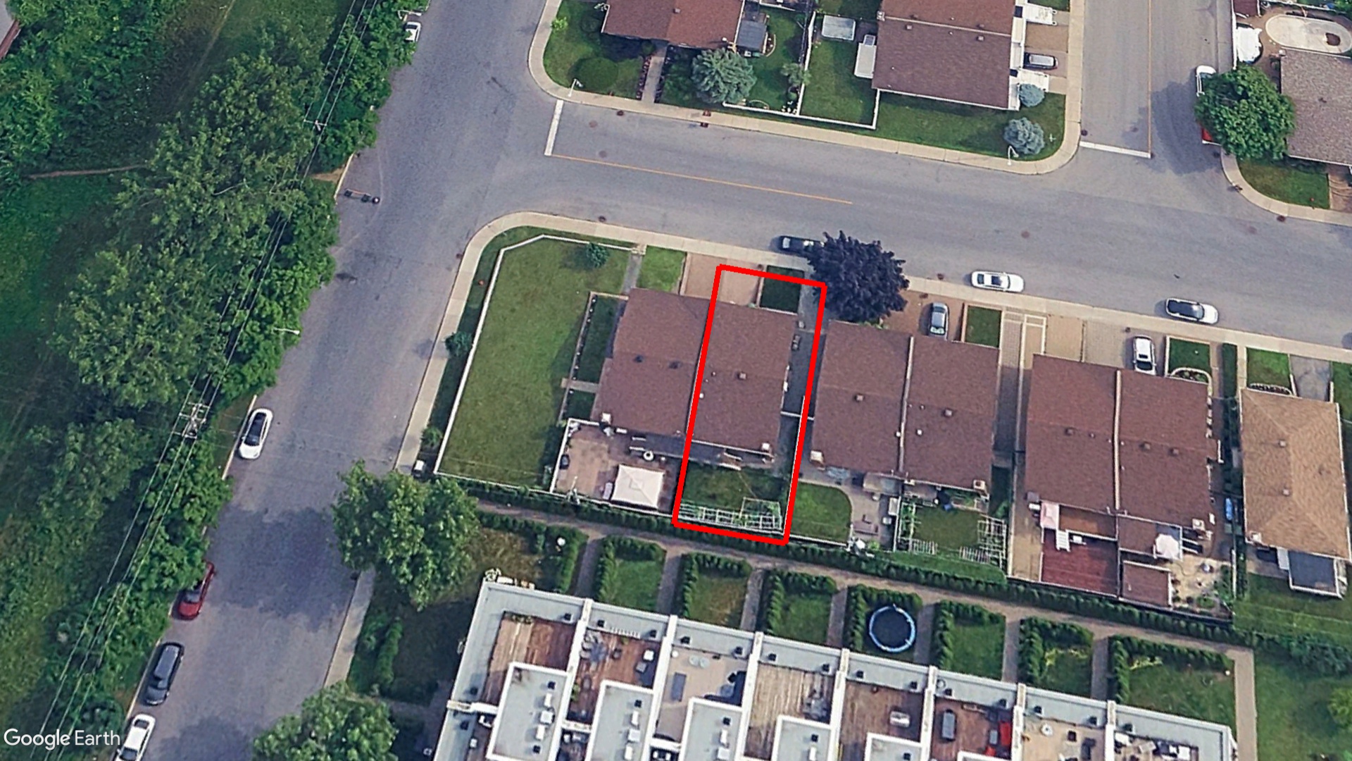 Tax Sale Montreal, Quebec - 040415-25